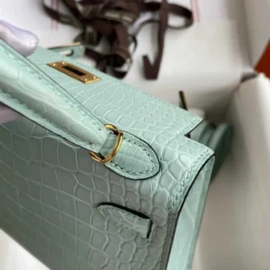 hermes-kelly-28-matte-alligator-leather-vert-deau-reversed-stitches thumbnail 7