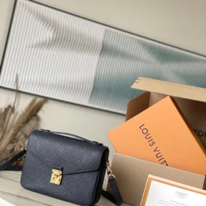 louis-vuitton-empreinte-monogram-leather-black-pochette-metis thumbnail 5