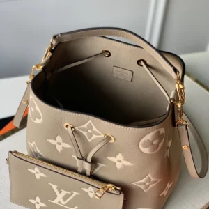 louis-vuitton-lv-neonoe-mm-bucket-bag thumbnail 6