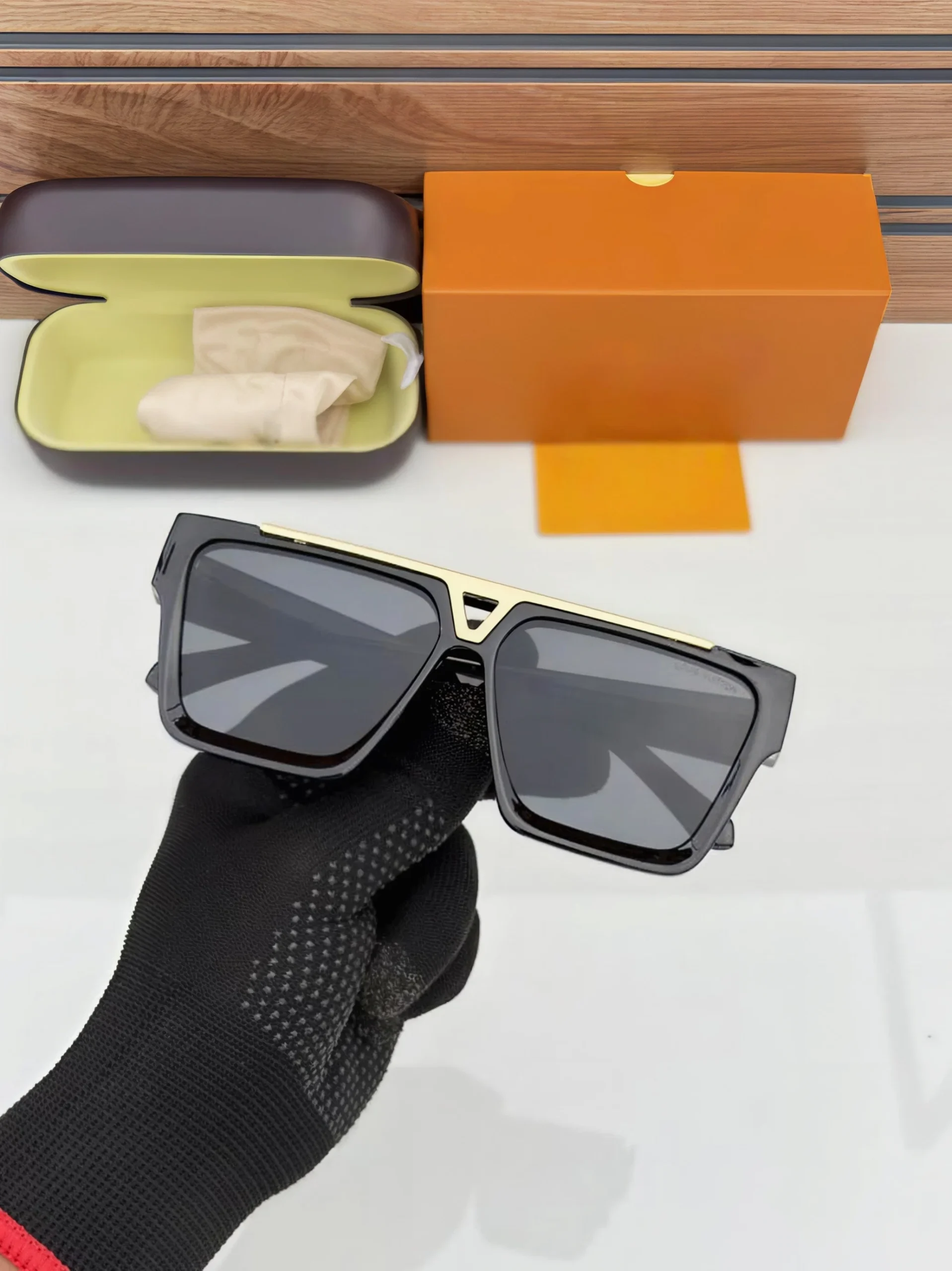 Sunglasses Louis Vuitton
