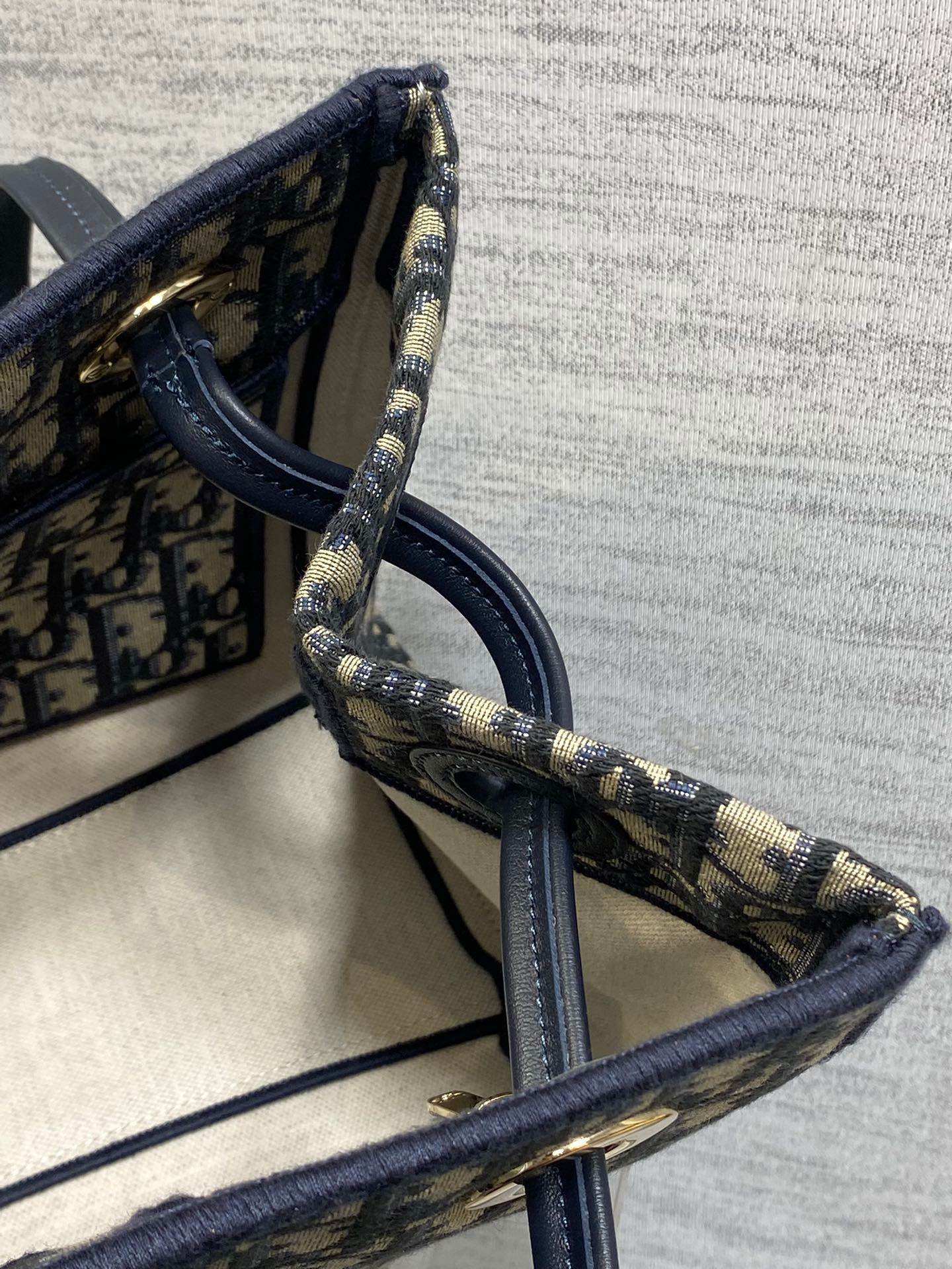 dior-small-shopping-bag-blue-dior-oblique-jacquard thumbnail 7