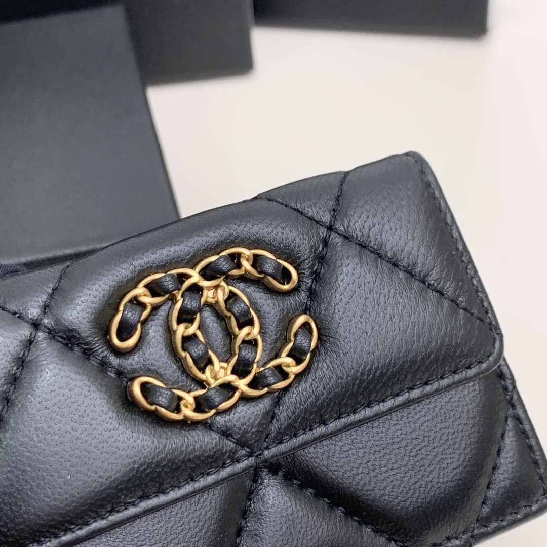 chanel-19-flap-card-holder-black thumbnail 6