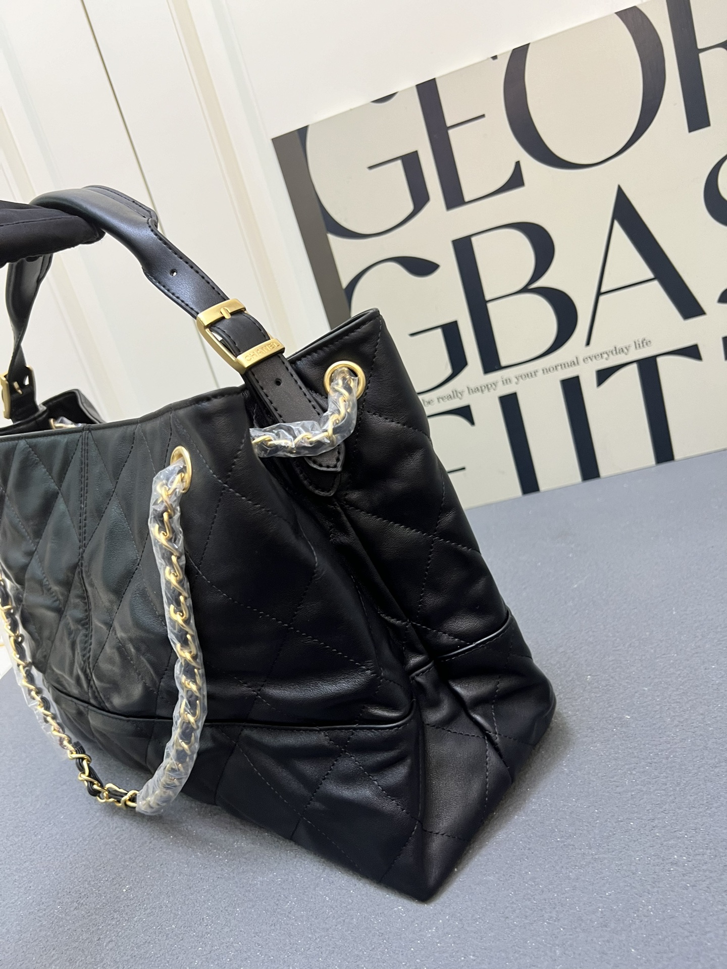 chanel-metiers-dart-shopping-bag-calfskin thumbnail 7