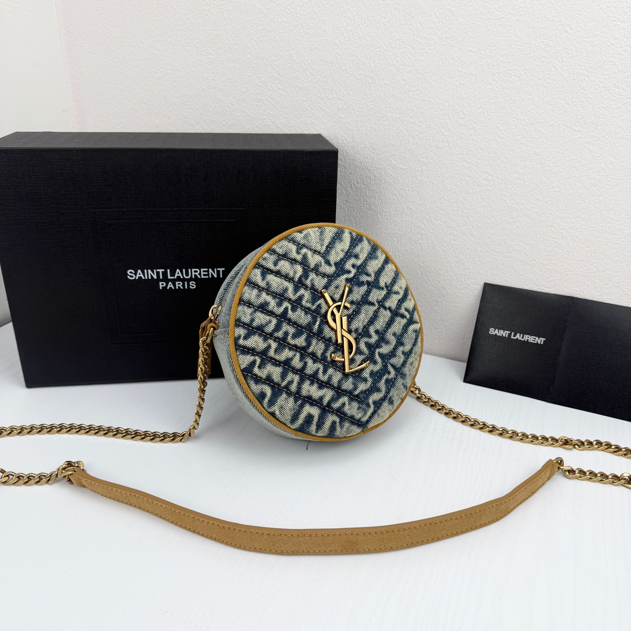 saint-laurent-ysl-round-vinyle-matelasse-quilted-denim-crossbody-bag thumbnail 4