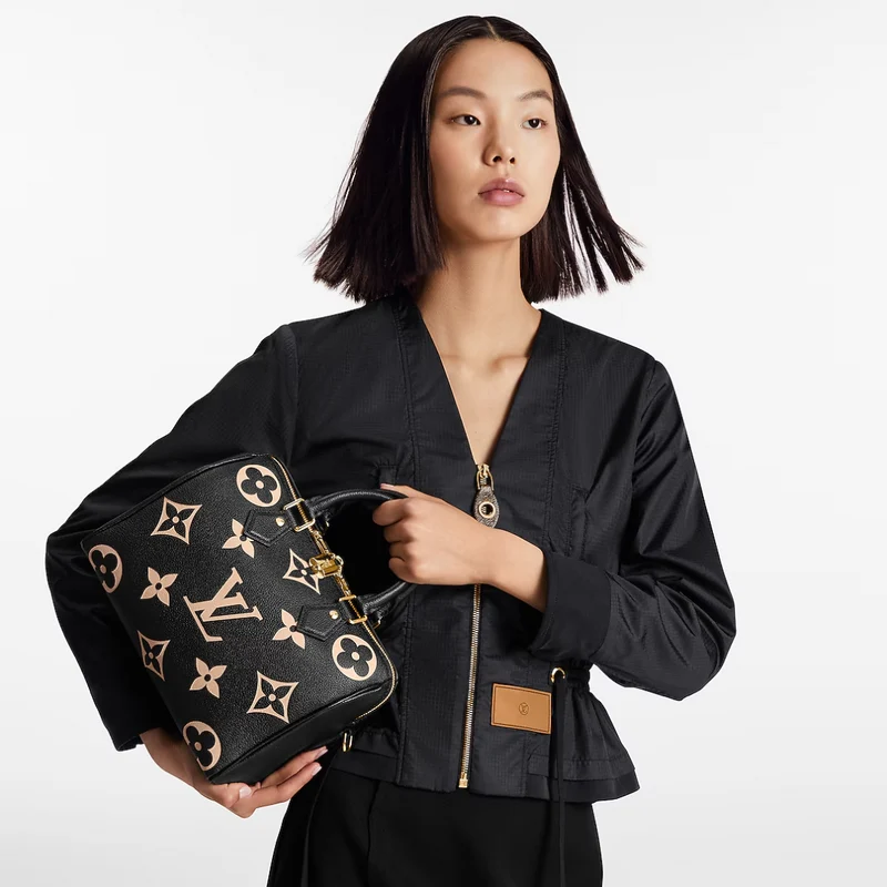 louis-vuitton-speedy-bandouliere-25-empreinte-bag-black-exclusive thumbnail 2