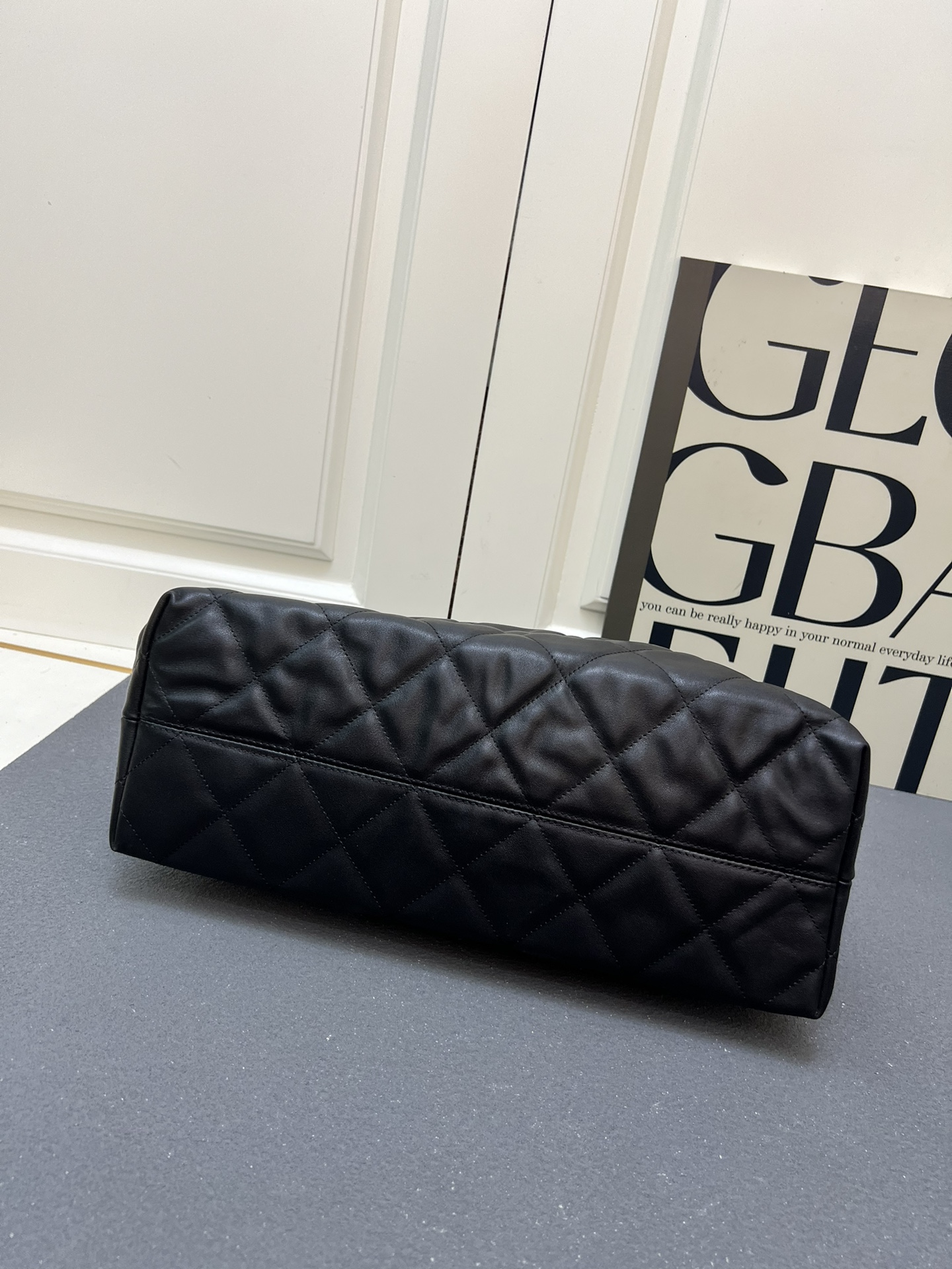 chanel-metiers-dart-shopping-bag-calfskin thumbnail 5