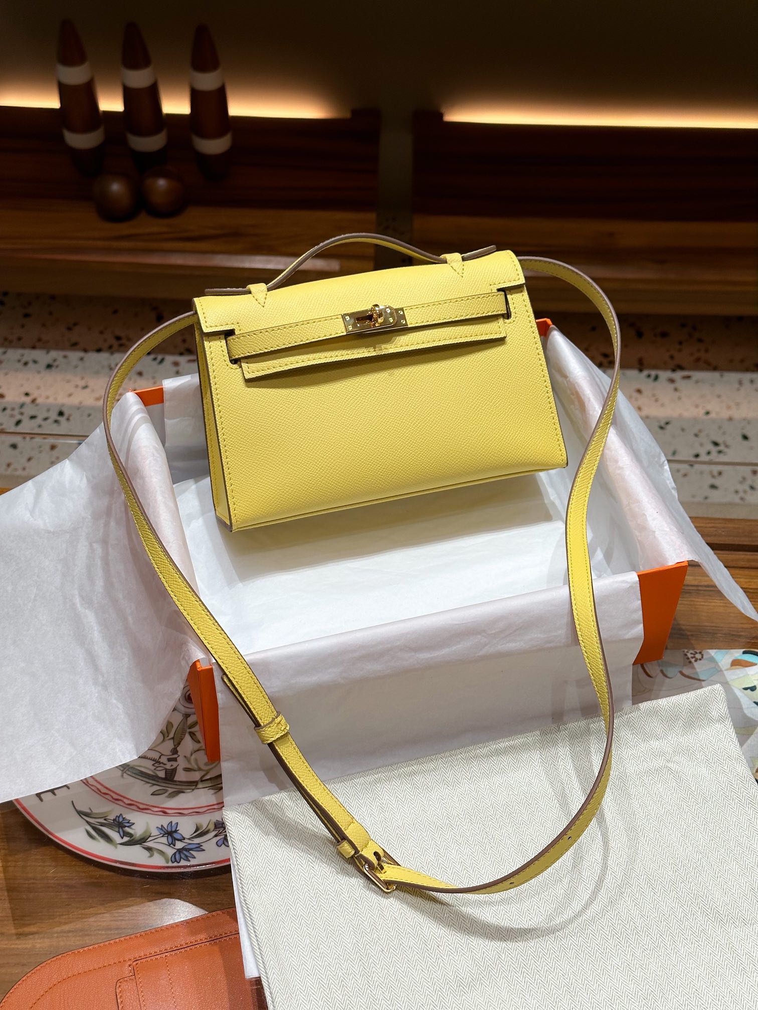 hermes-kelly-mini-1st-kelly-pochette-generation-epsom-palm-leather-yellow thumbnail 5