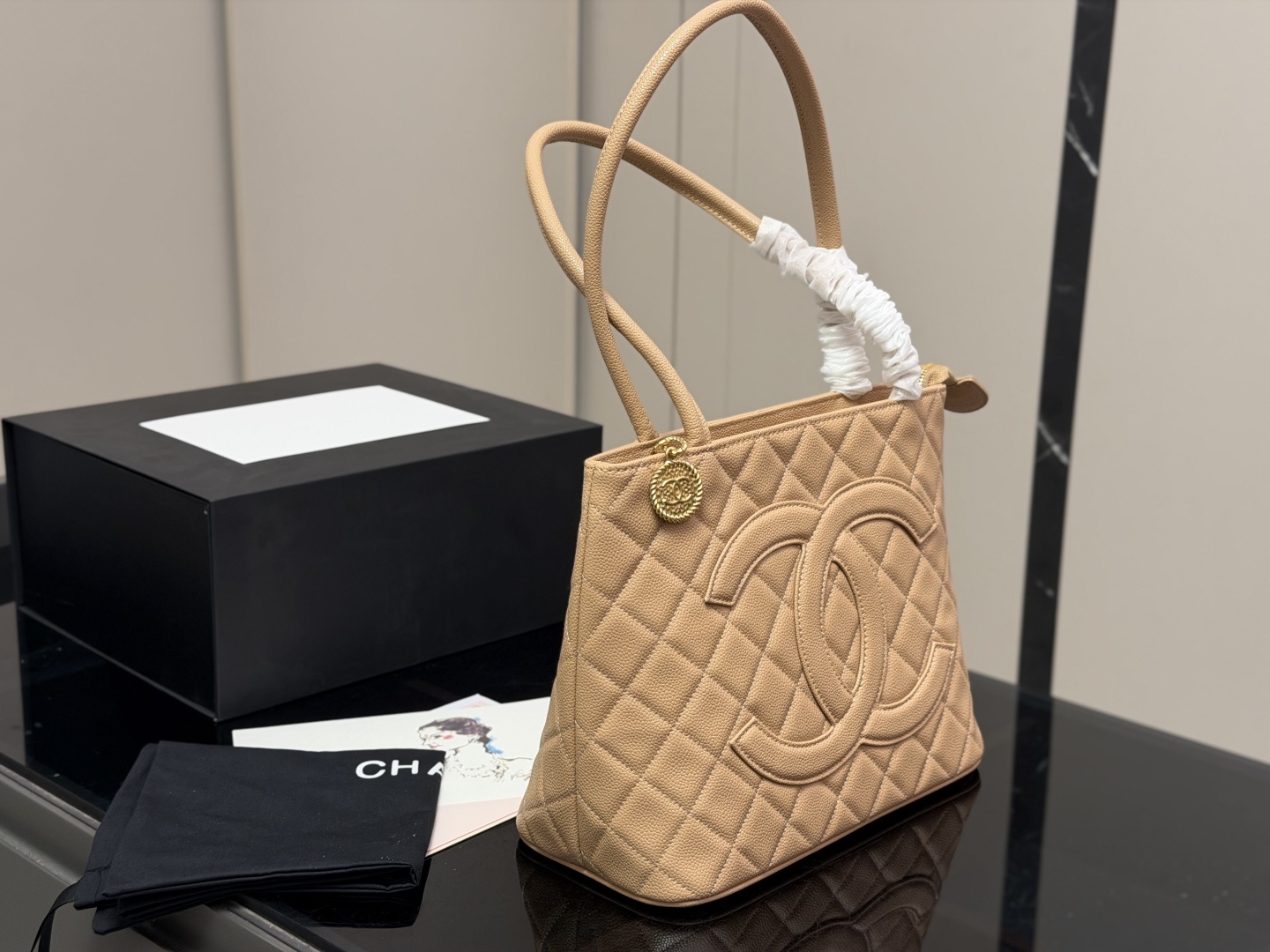 chanel-caviar-medallion-tote-bag thumbnail 2