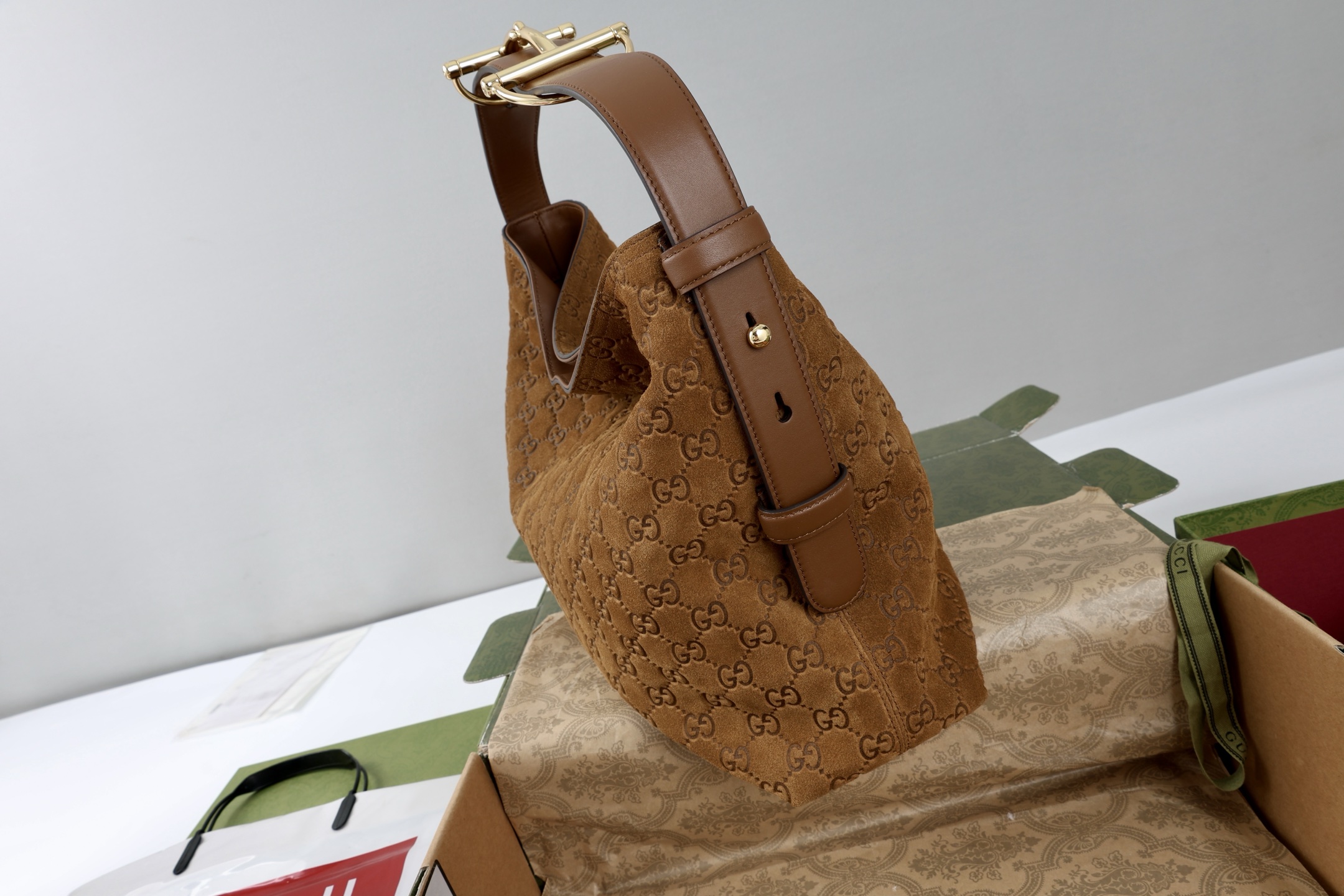 gucci-beatrix-medium-tote-bag thumbnail 4