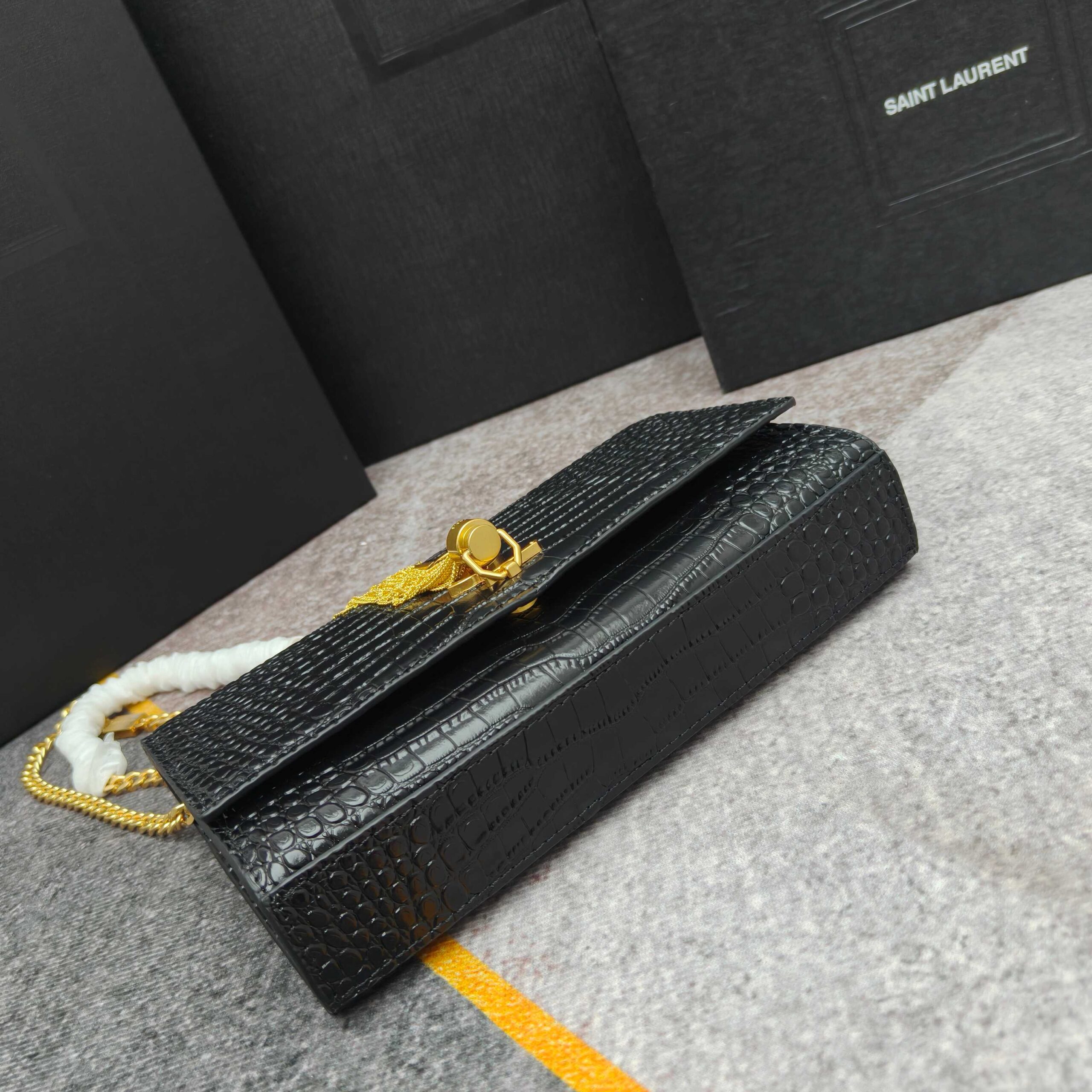 saint-laurent-ysl-kate-tassel-chain-wallet thumbnail 5