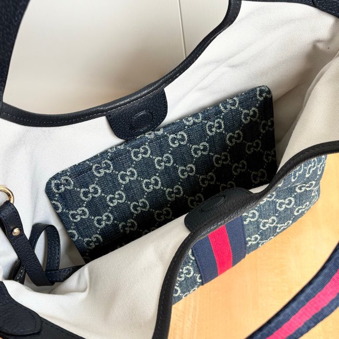 gucci-giglio-small-tote-bag thumbnail 11