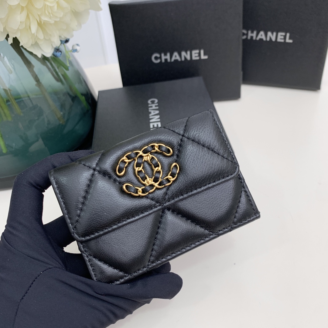 chanel-19-flap-card-holder-black thumbnail 4