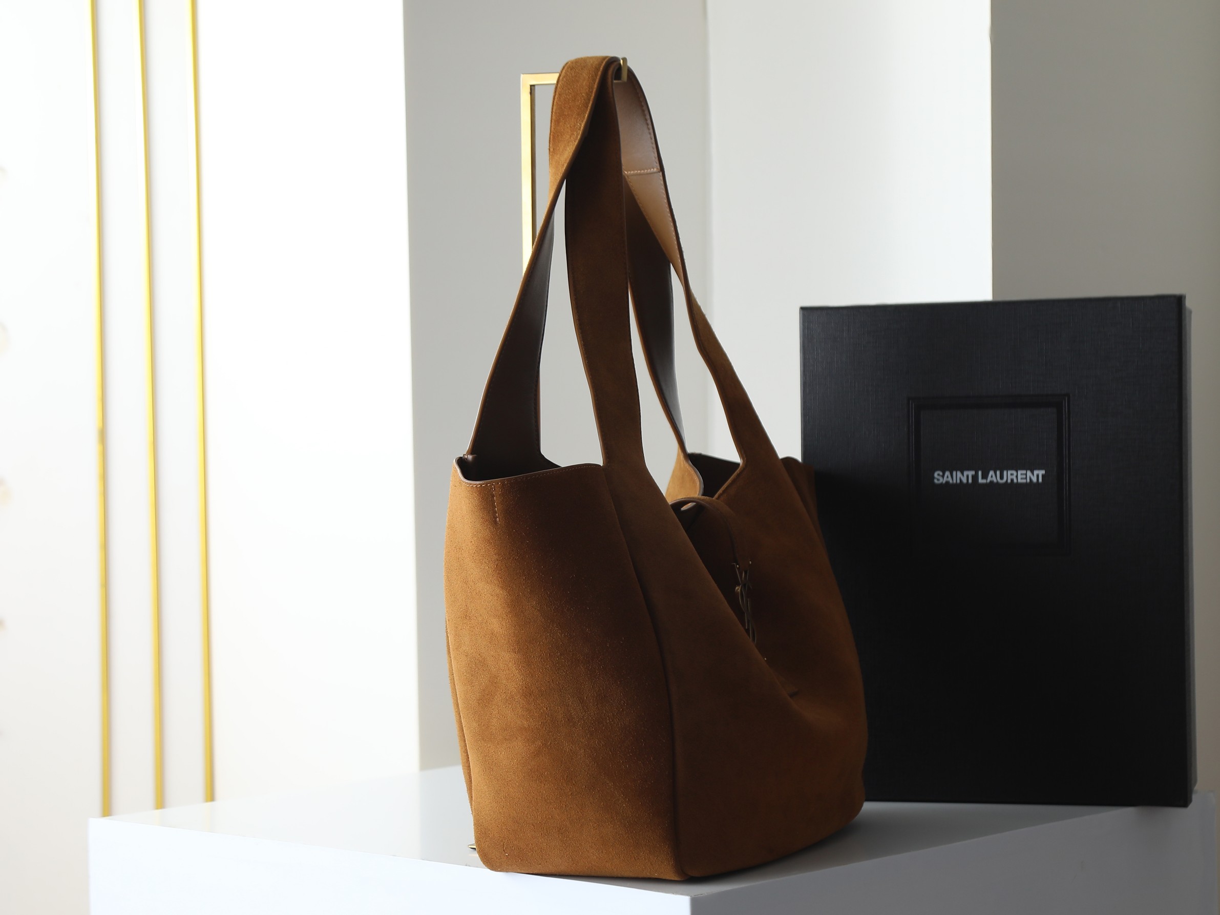 saint-laurent-ysl-le-5-a-7-bea-suede-caramel-bag thumbnail 3
