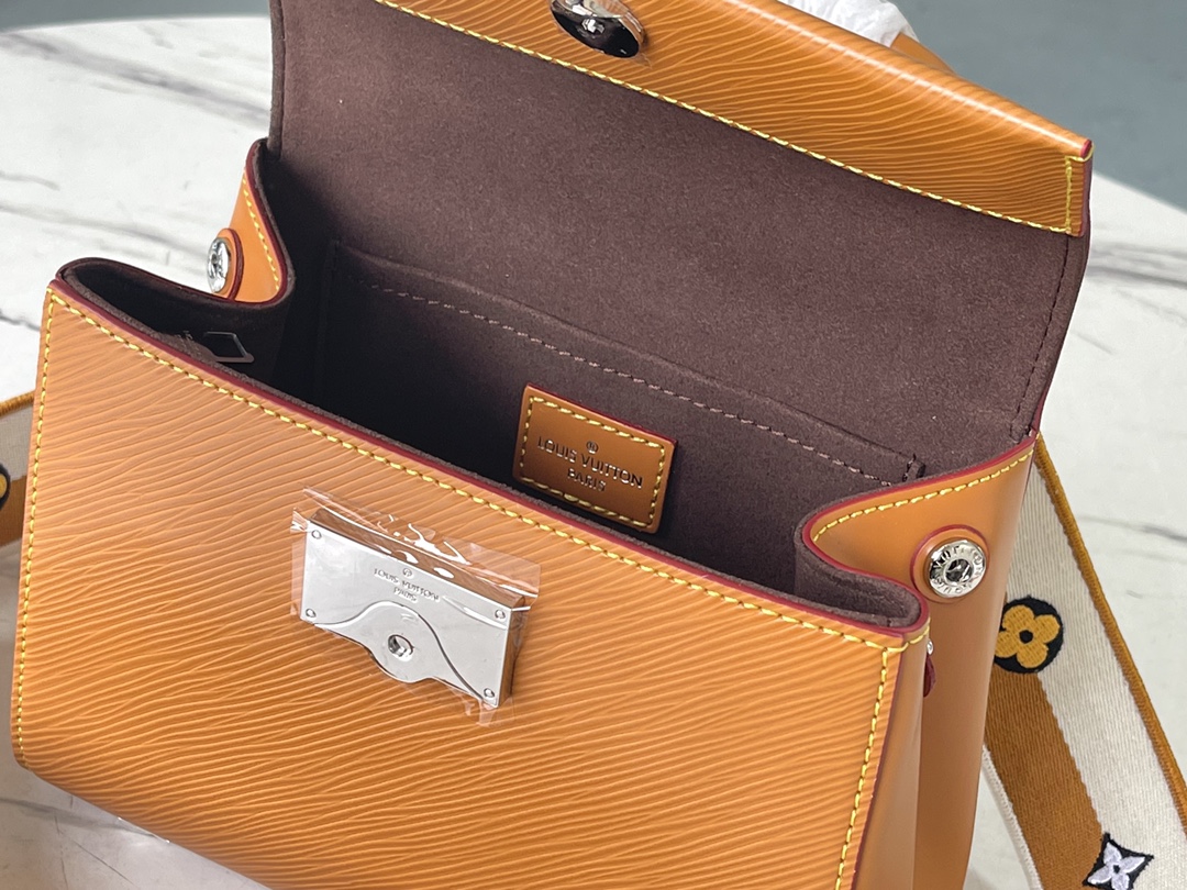 louis-vuitton-cluny-mini-epi-leather-bag-gold-miel thumbnail 8