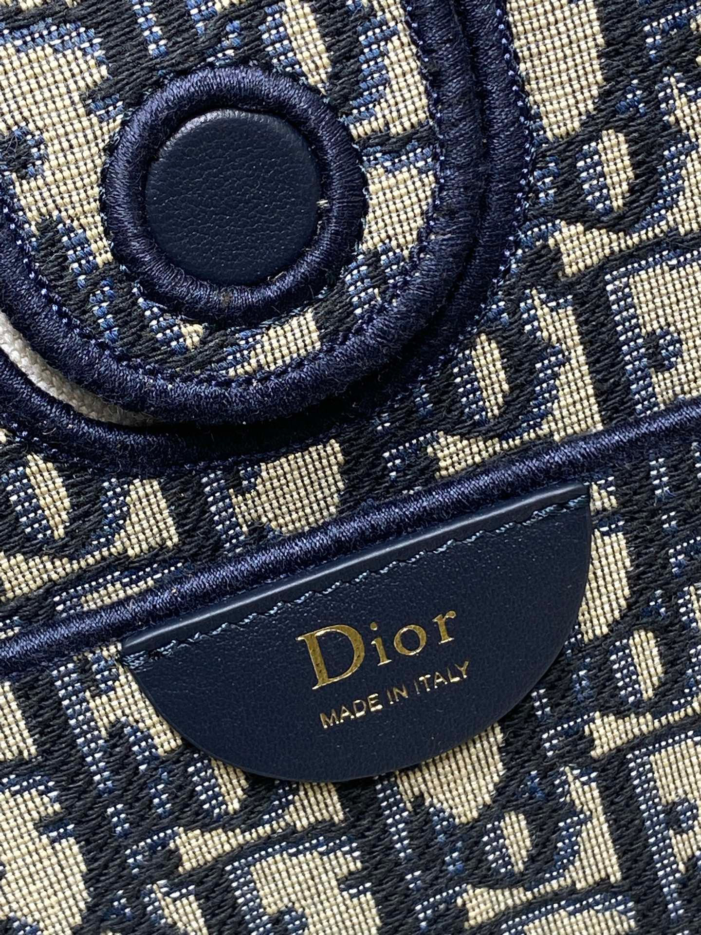 dior-small-shopping-bag-blue-dior-oblique-jacquard thumbnail 10