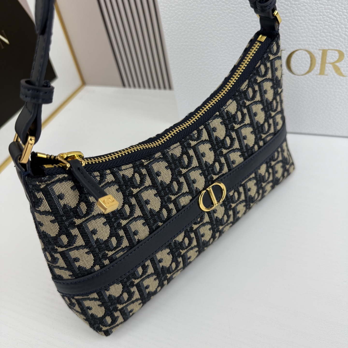 dior-30-montaigne-cigale-mini-bag thumbnail 5