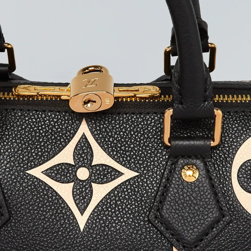 louis-vuitton-speedy-bandouliere-25-empreinte-bag-black-exclusive thumbnail 8
