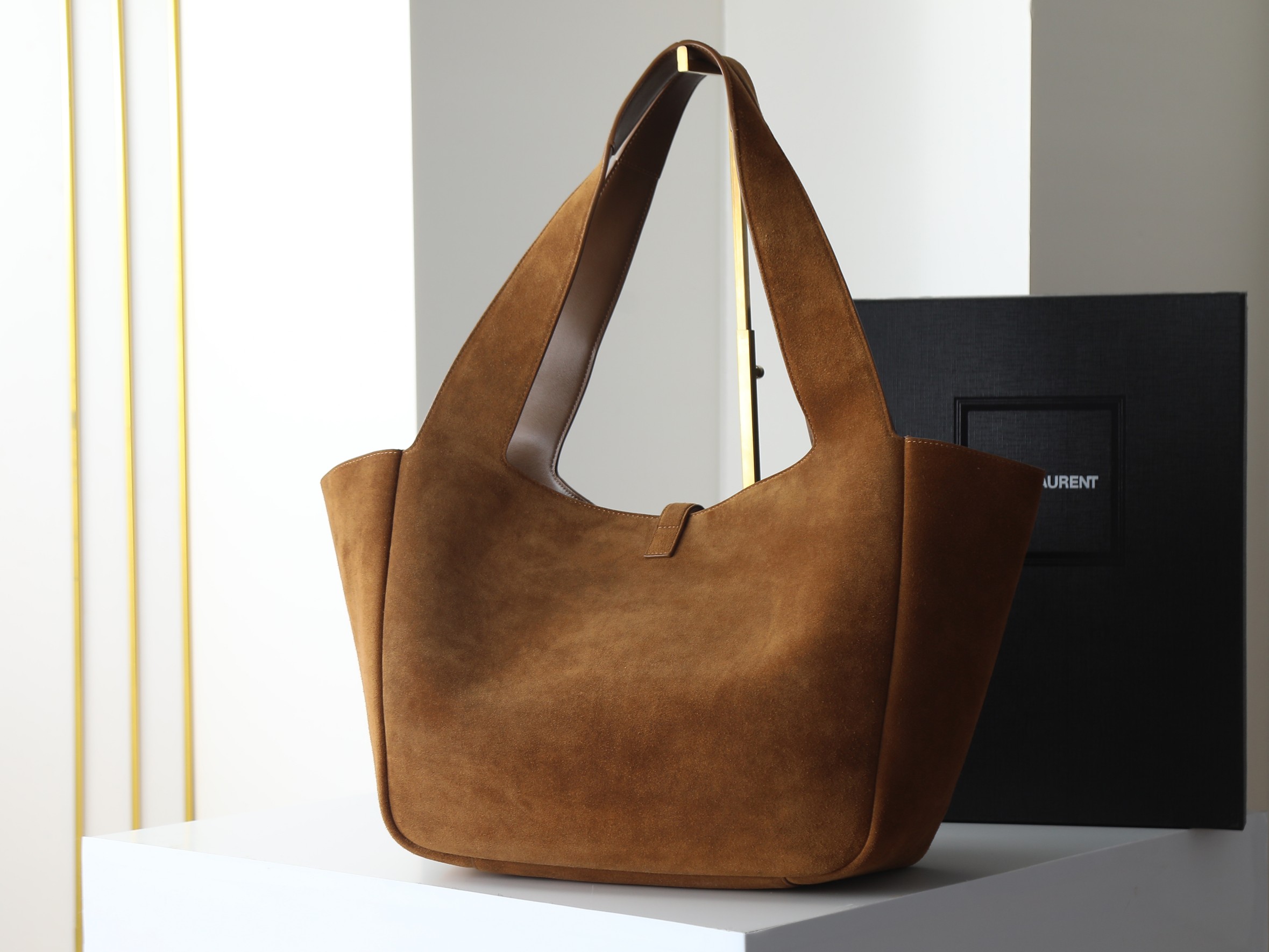 saint-laurent-ysl-le-5-a-7-bea-suede-caramel-bag thumbnail 4