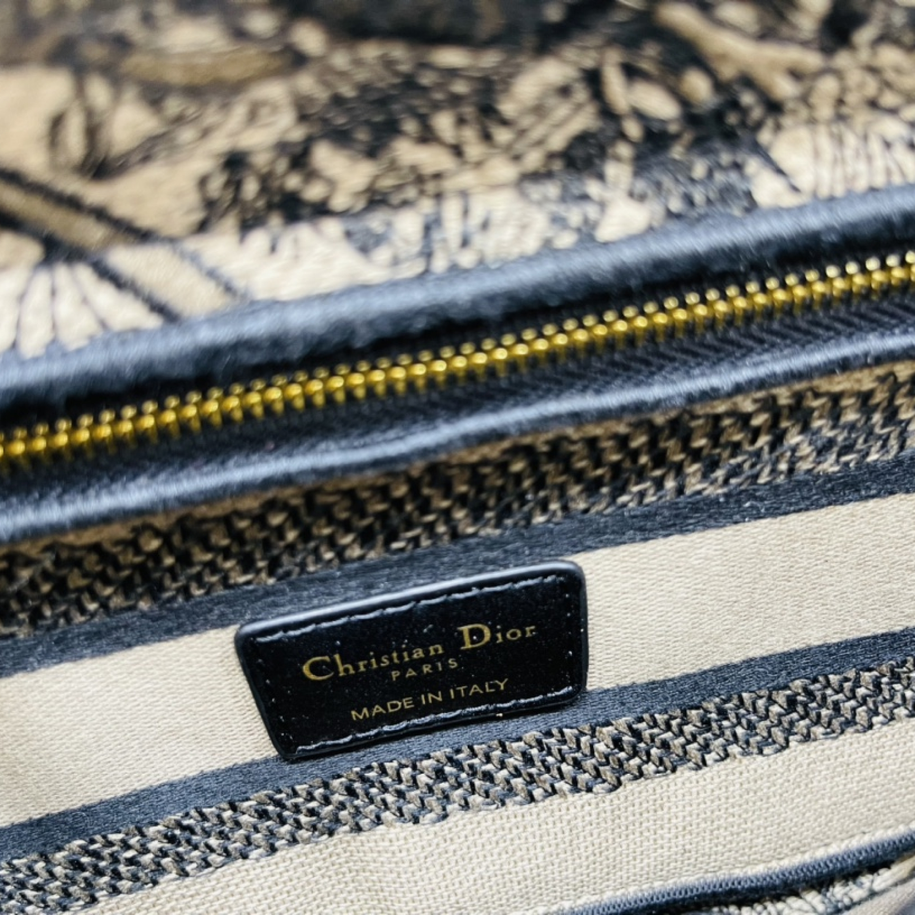 dior-medium-lady-dior-bag thumbnail 8
