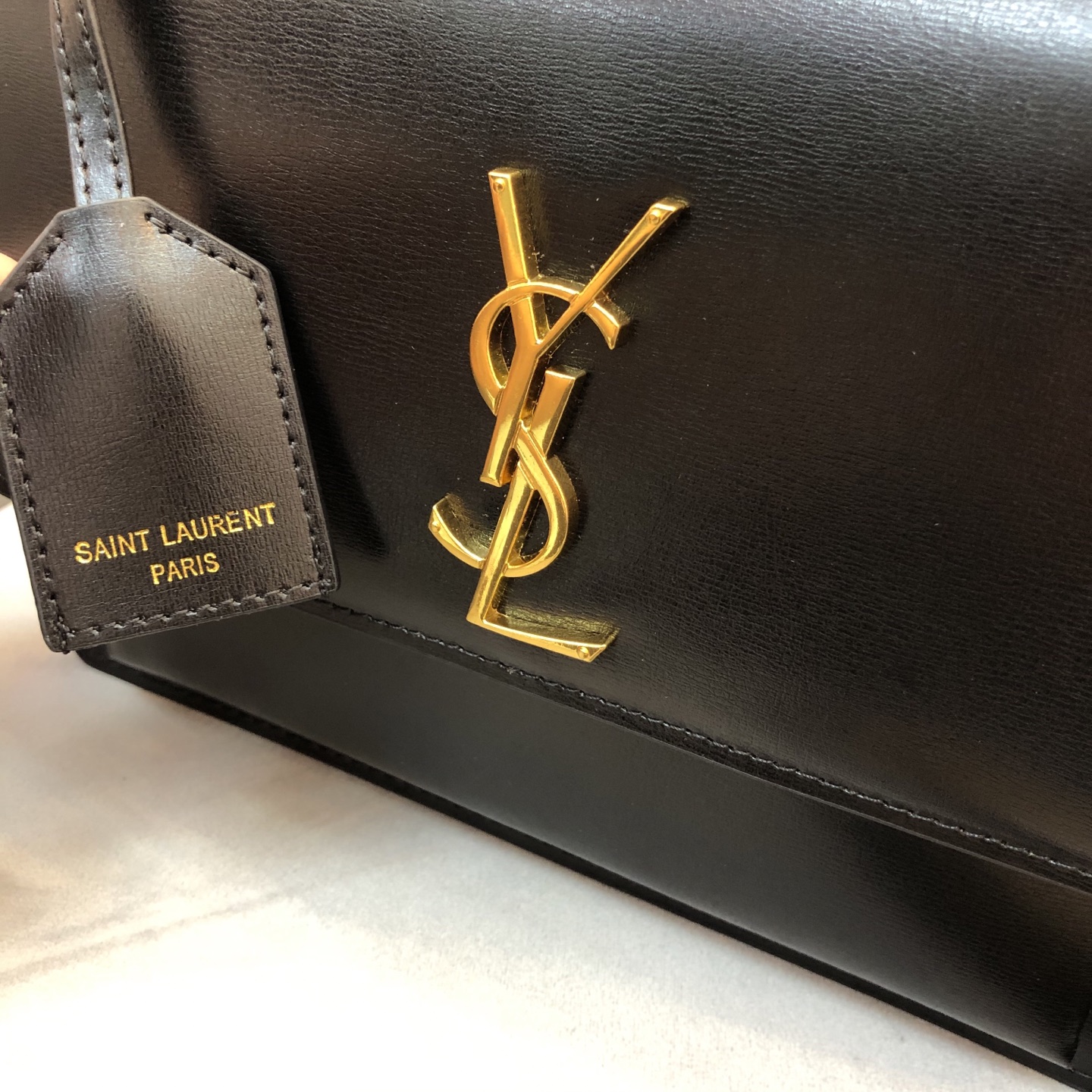 saint-laurent-ysl-sunset-top-handle-medium-black-gold thumbnail 6