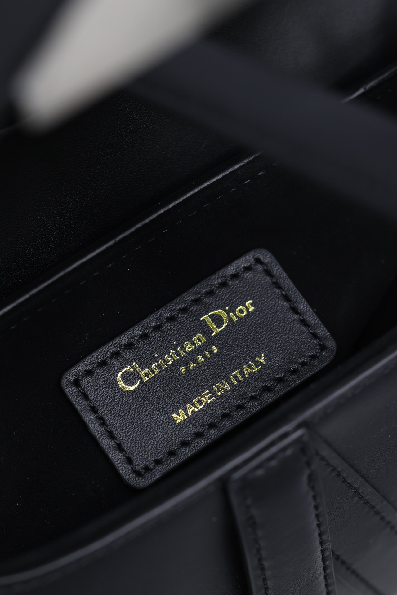 dior-saddle-leather-bag-satchel thumbnail 8