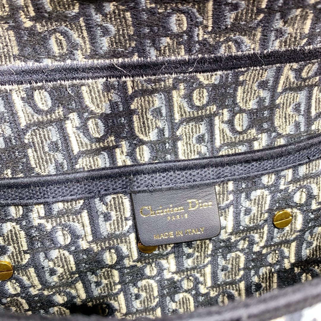 dior-saddle-bag-blue-dior-oblique-embroidered-velvet thumbnail 11