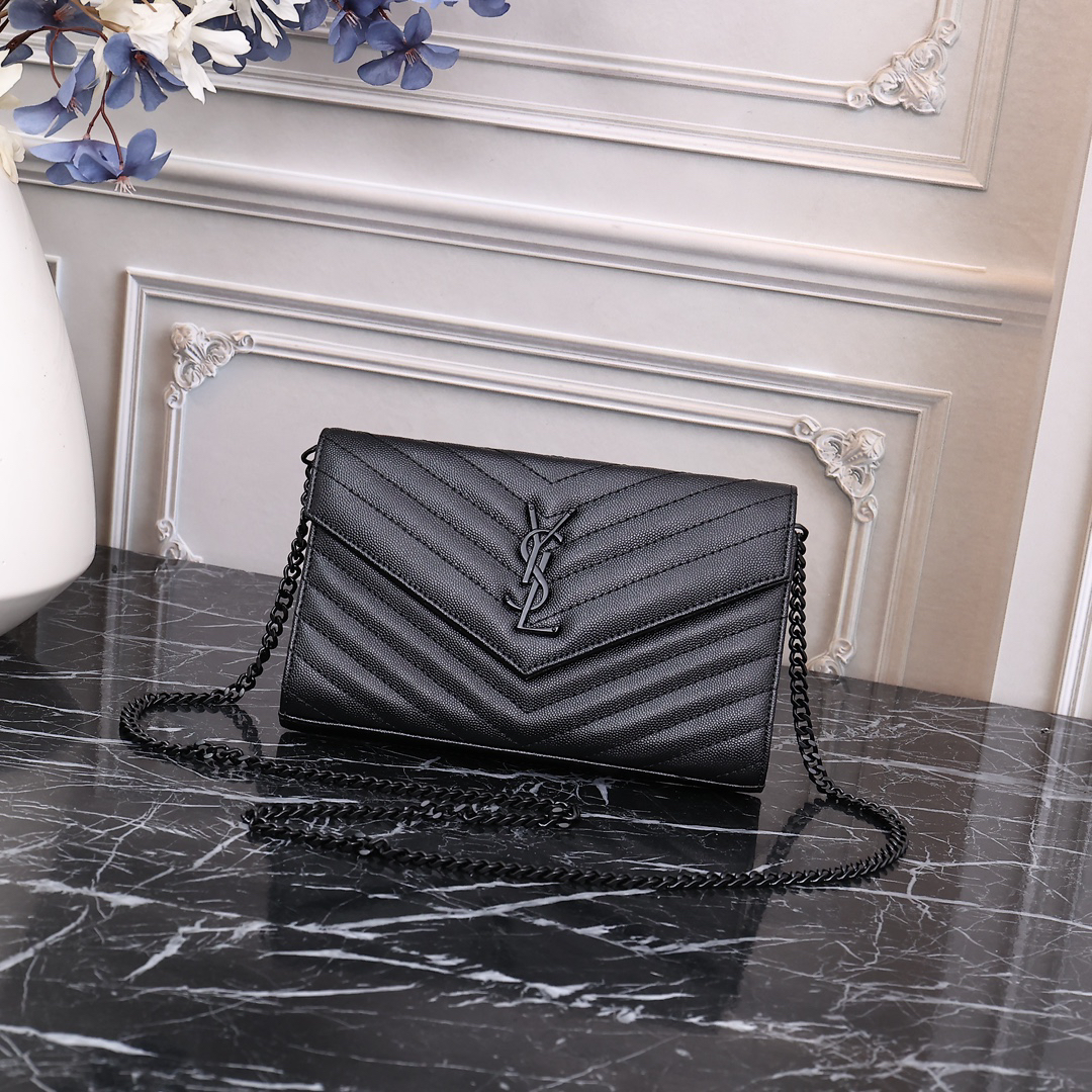 saint-laurent-ysl-cassandre-envelope-black thumbnail 2