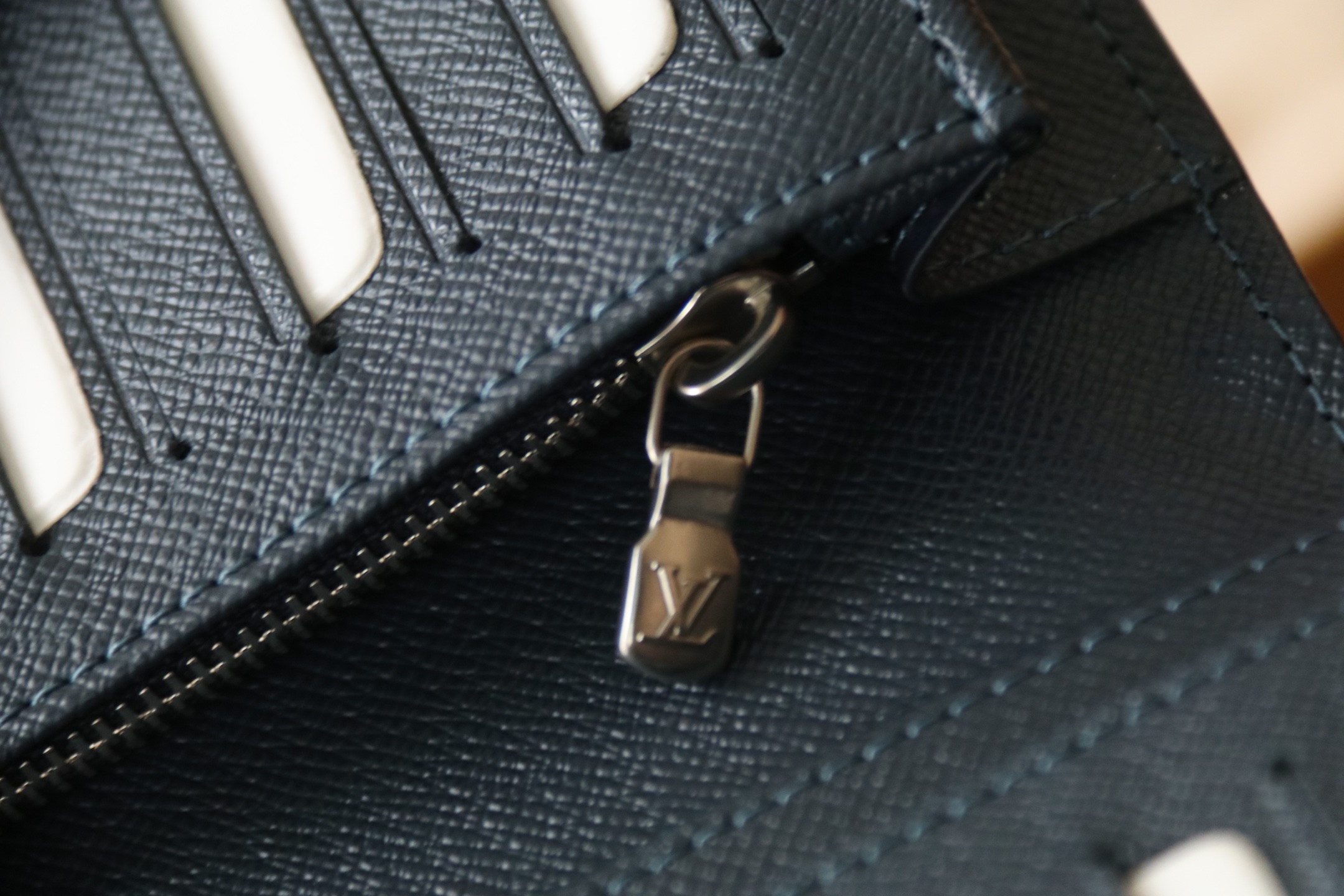 louis-vuitton-pocket-organizer-damier-heritage-blue thumbnail 9