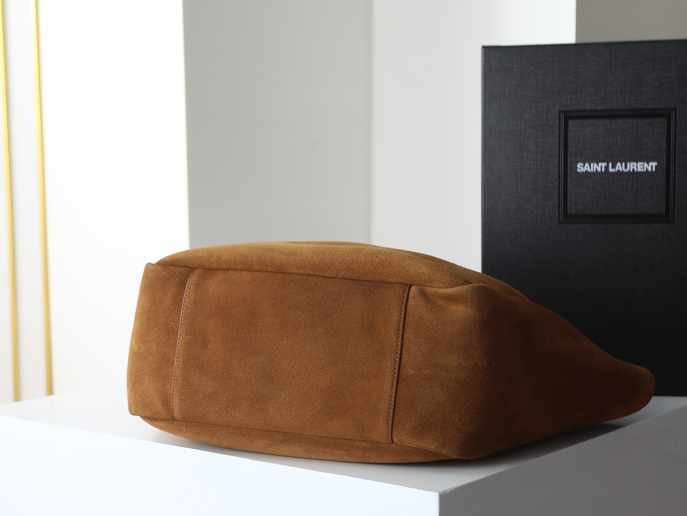 saint-laurent-ysl-le-5-a-7-bea-suede-caramel-bag thumbnail 7