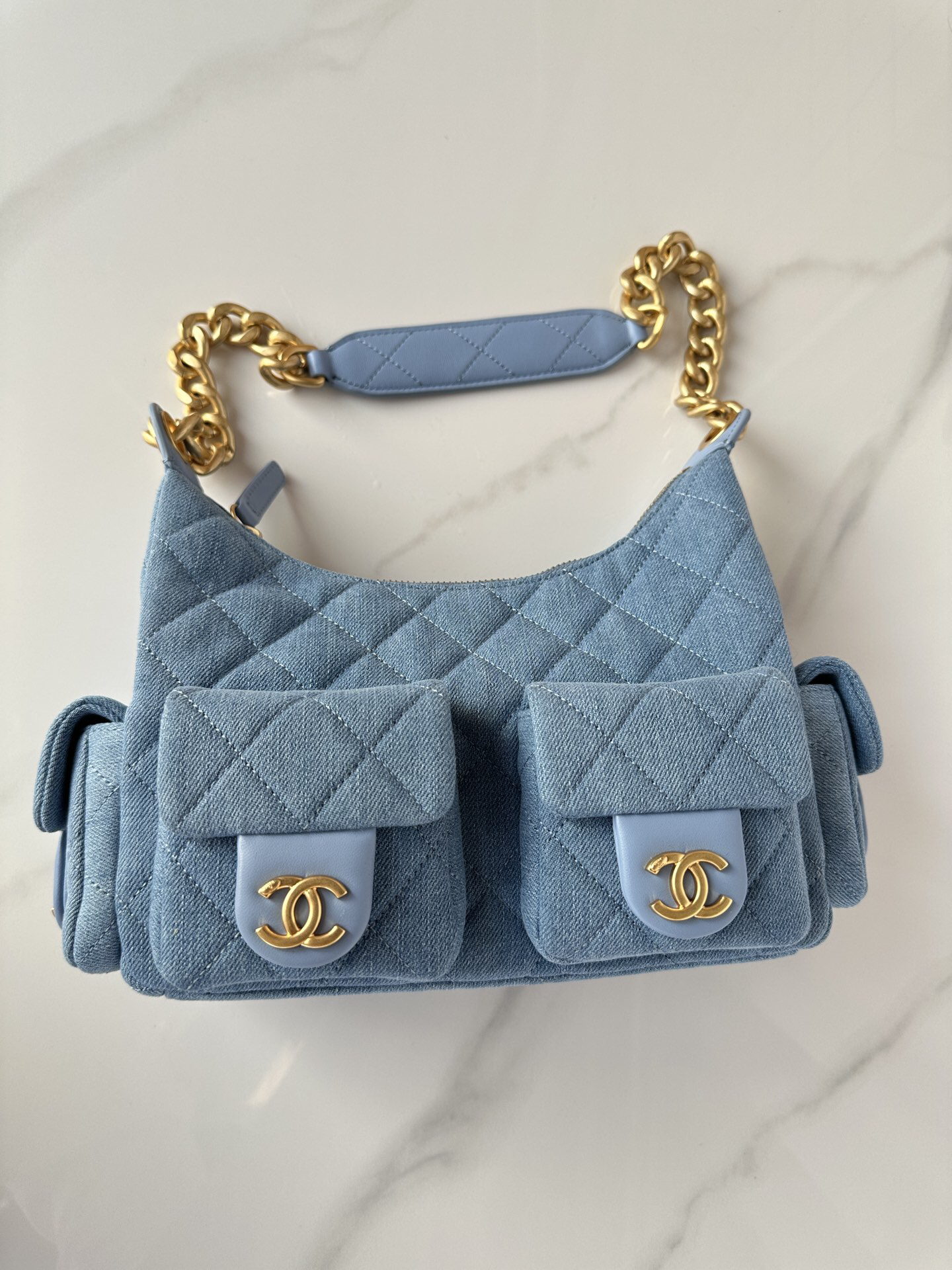 chanel-hobo-washed-denim-and-gold-tone-metal-blue-bag thumbnail 3