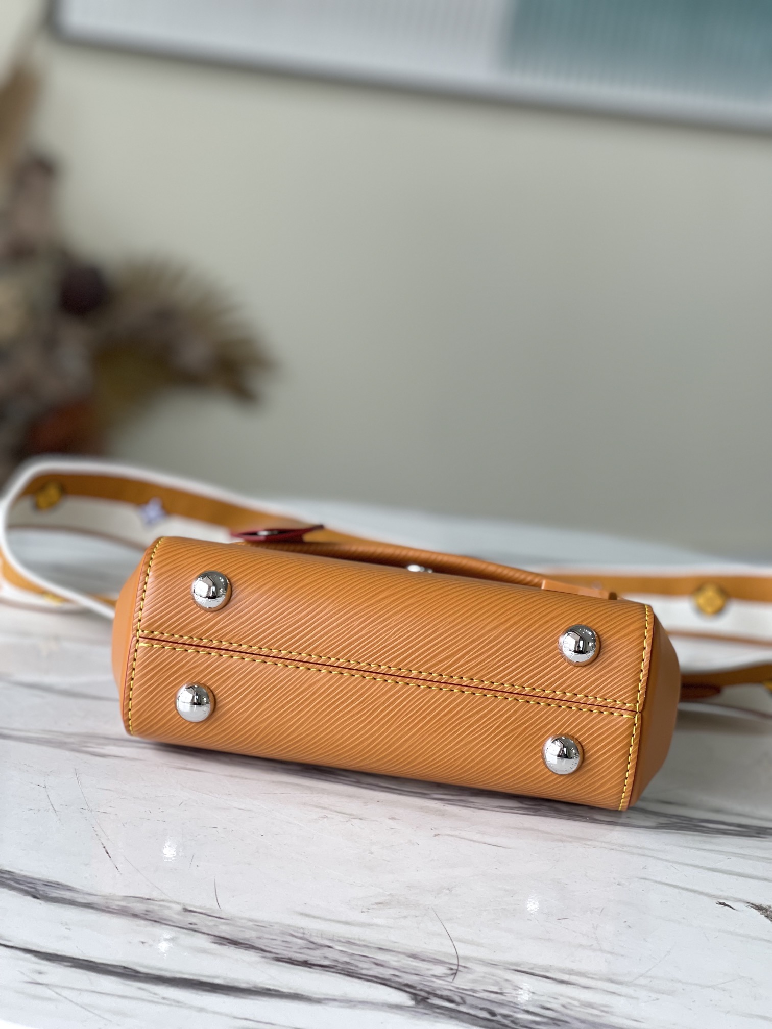louis-vuitton-cluny-mini-epi-leather-bag-gold-miel thumbnail 5