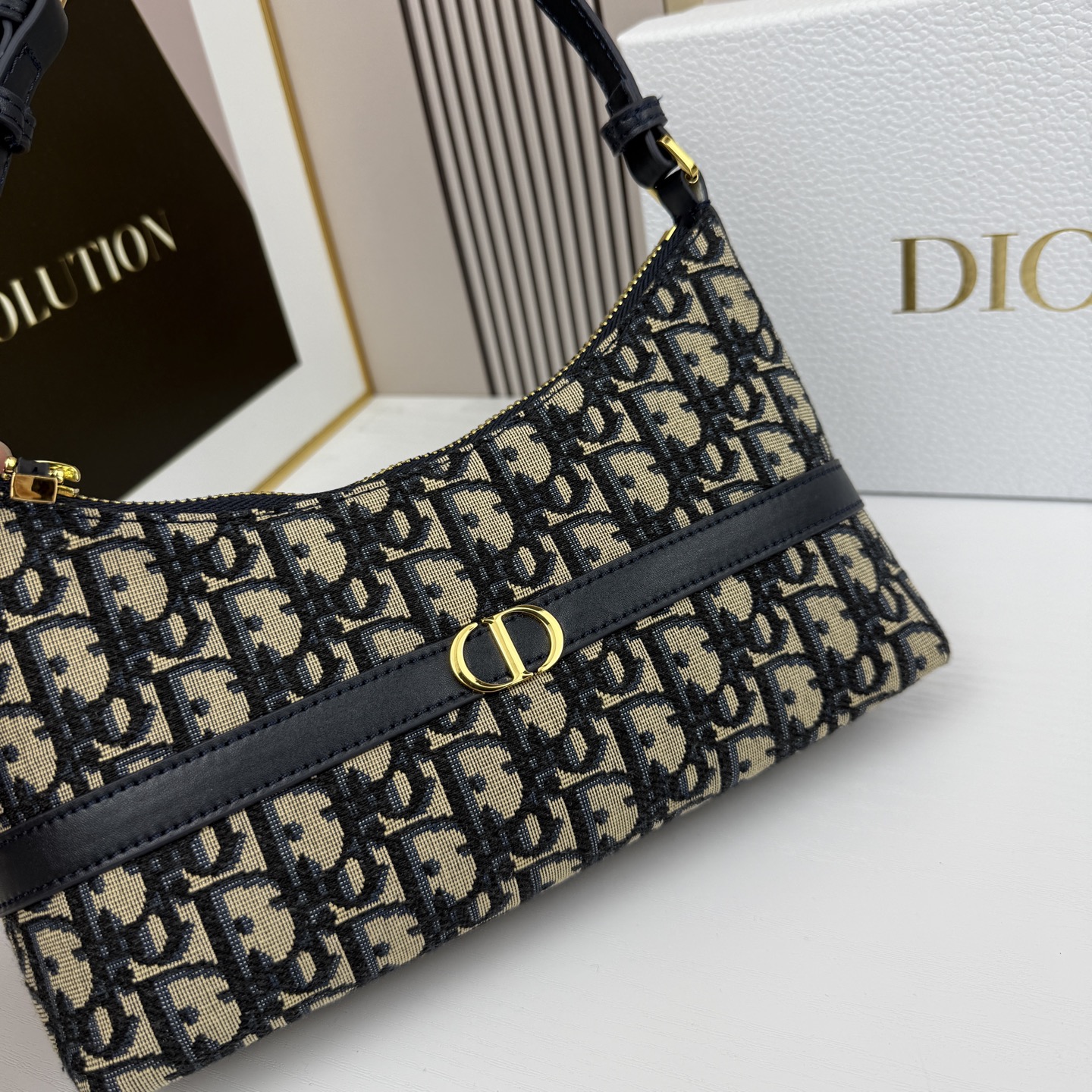 dior-30-montaigne-cigale-mini-bag thumbnail 4