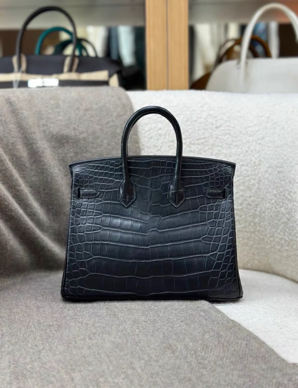 hermes-black-matte-alligator-birkin-gold-hardware thumbnail 4