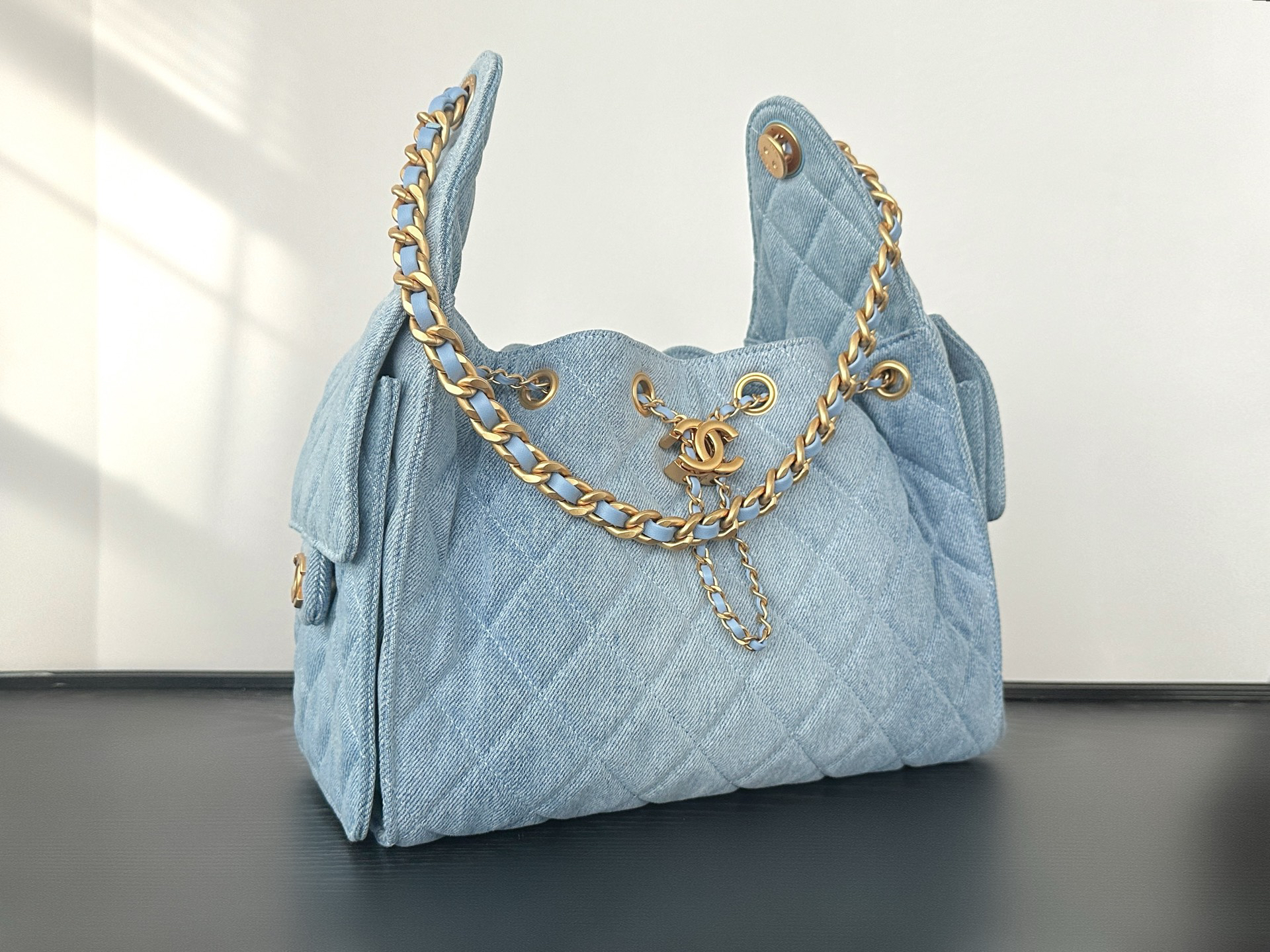 chanel-25-handbag-washed-denim-gold-tone-metal-denim thumbnail 4
