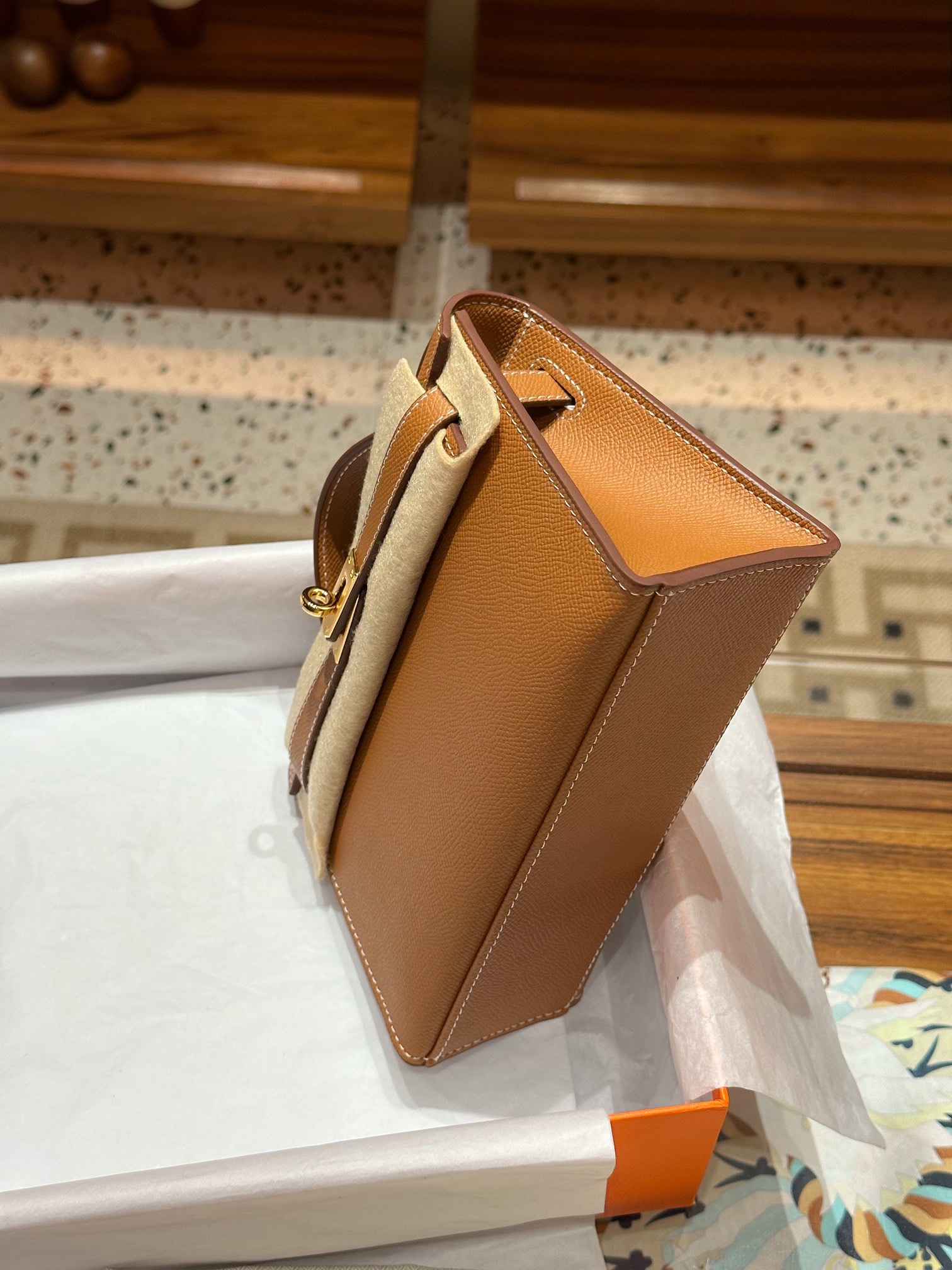 hermes-kelly-mini-1st-kelly-pochette-generation-epsom-palm-leather-golden-brown thumbnail 9