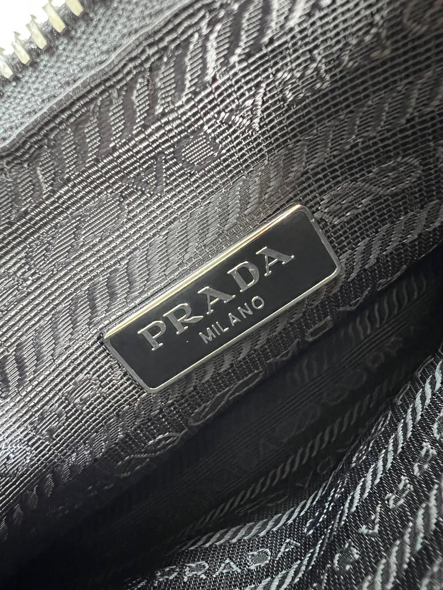 prada-re-edition-2005-re-nylon-shoulder-bag-2 thumbnail 12