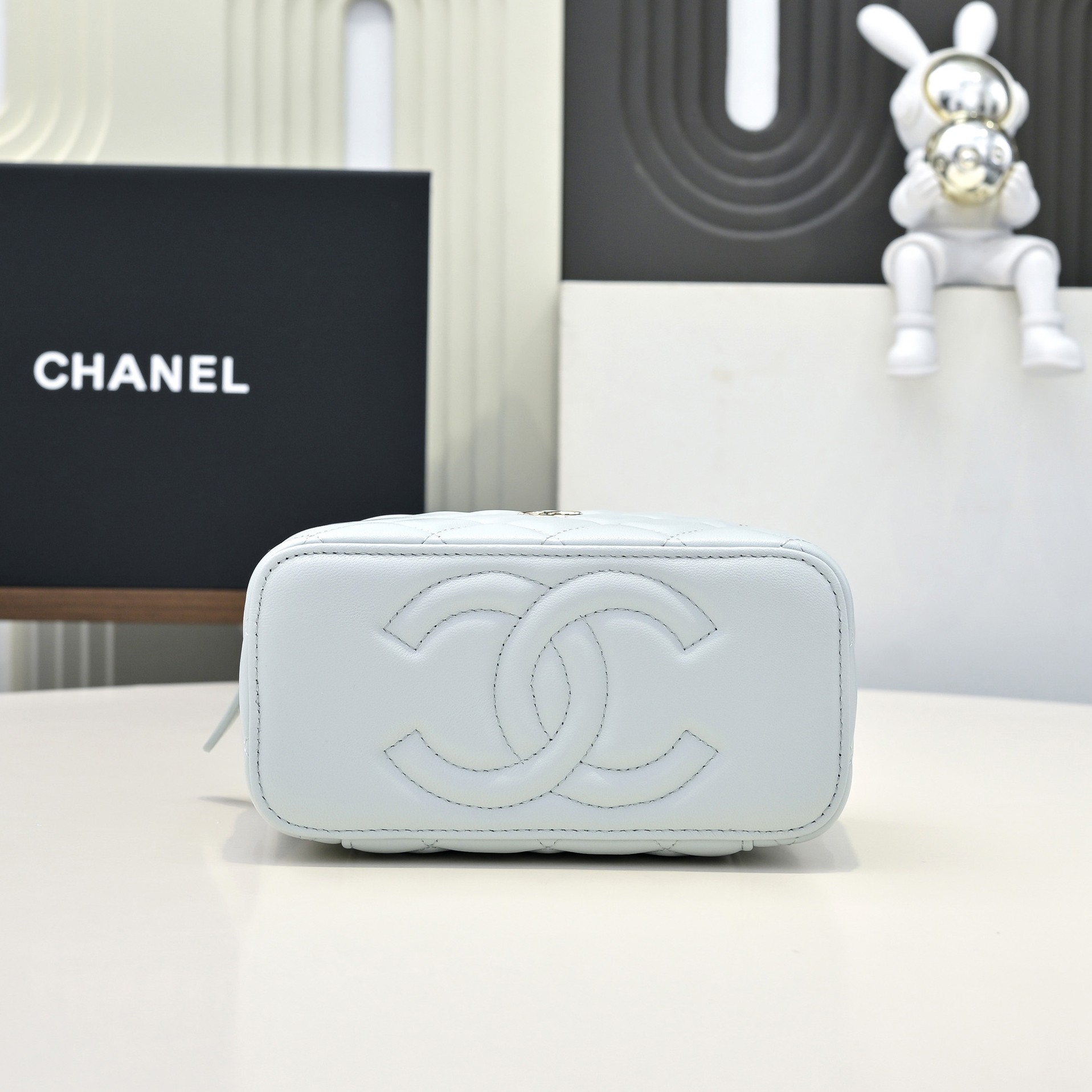 chanel-vanity-cosmetic-top-handle-bag-light-blue thumbnail 4