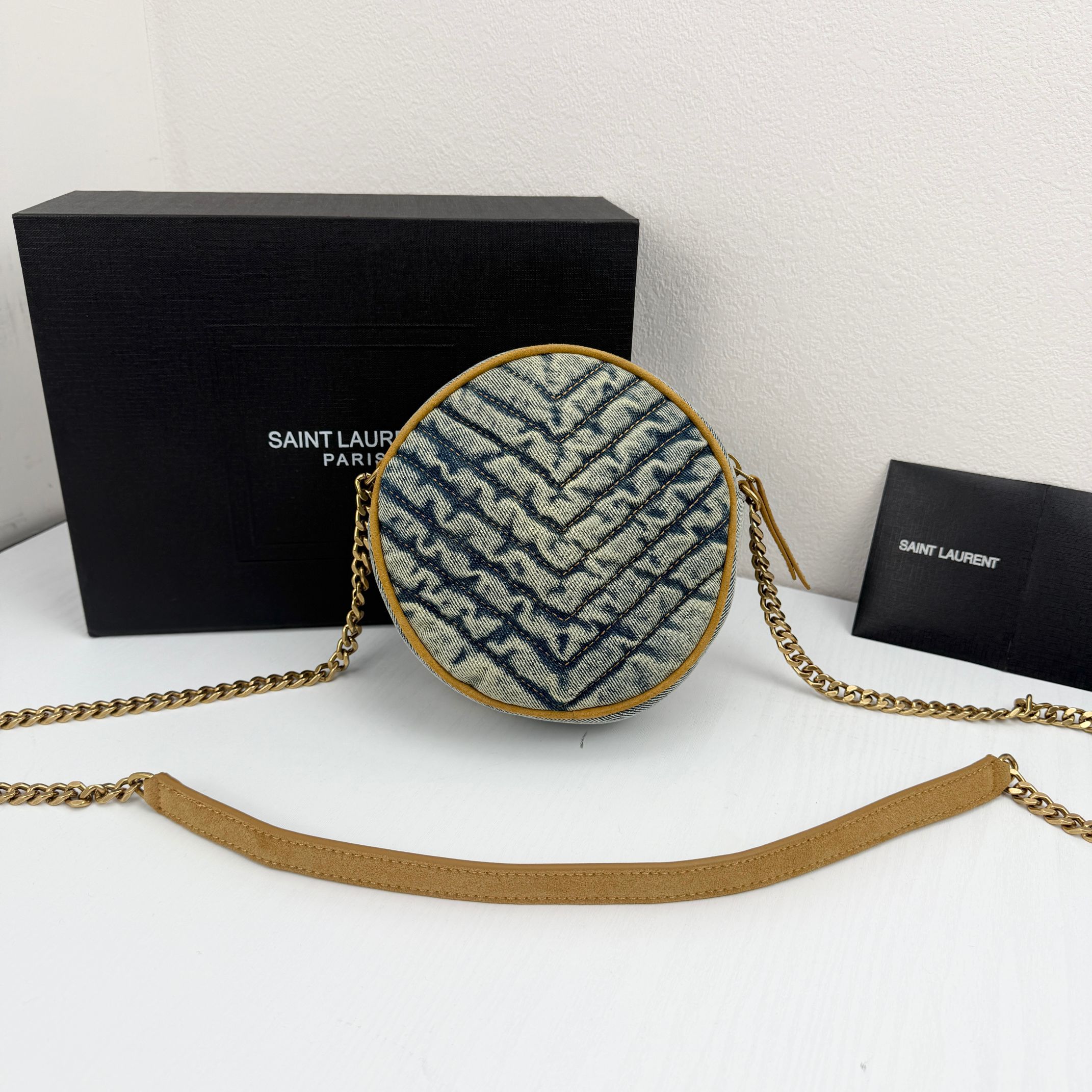 saint-laurent-ysl-round-vinyle-matelasse-quilted-denim-crossbody-bag thumbnail 3