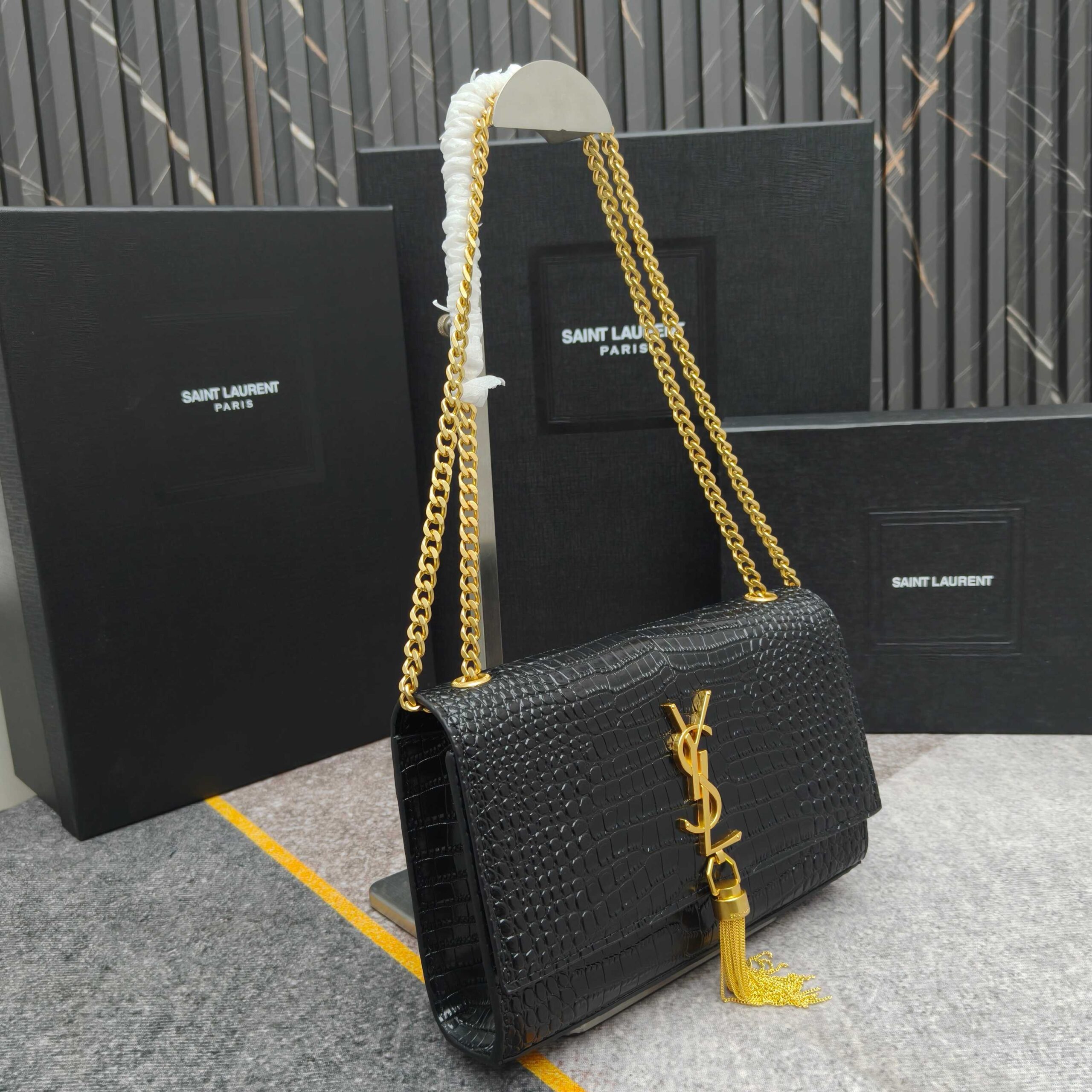 saint-laurent-ysl-kate-tassel-chain-wallet thumbnail 3