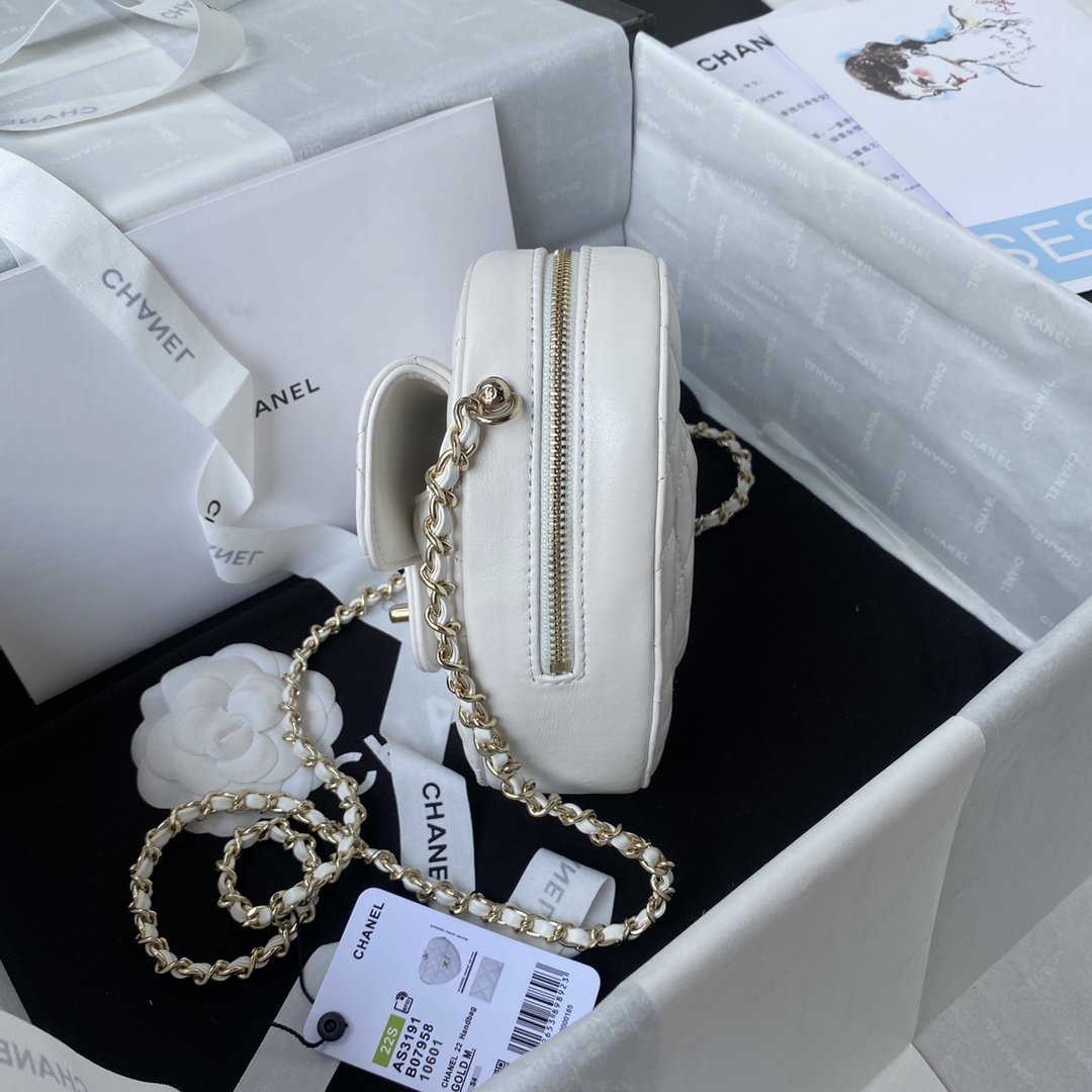 chanel-lambskin-heart-bag-white-bag thumbnail 4