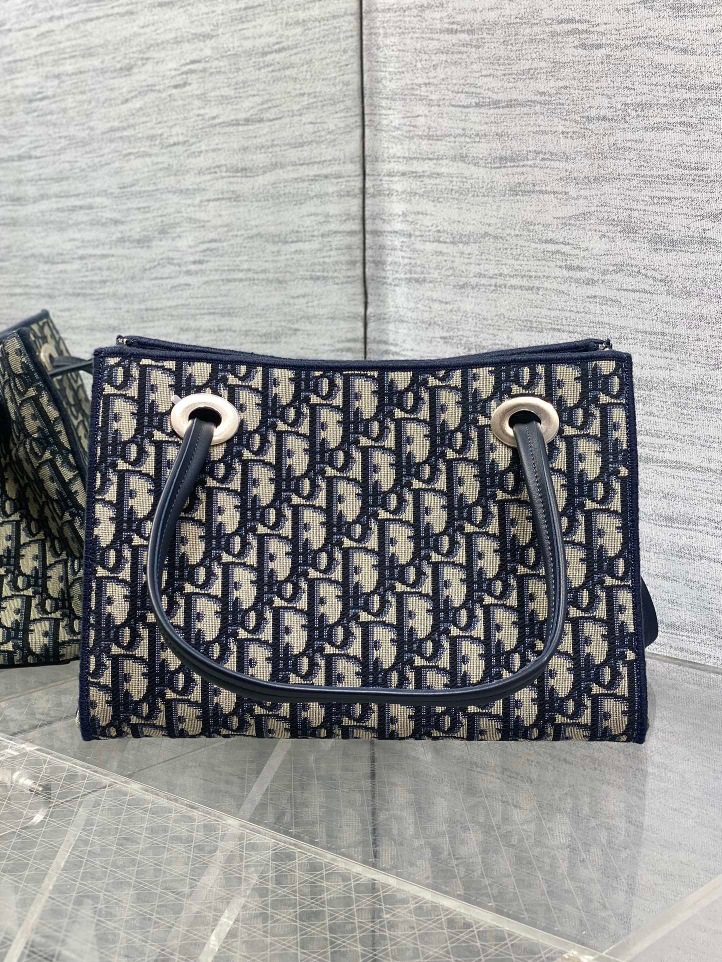 dior-small-shopping-bag-blue-dior-oblique-jacquard thumbnail 3