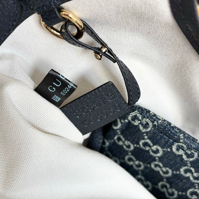 gucci-giglio-small-tote-bag thumbnail 10