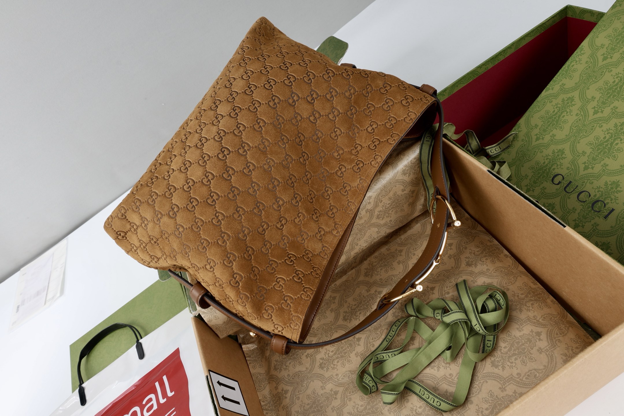 gucci-beatrix-medium-tote-bag thumbnail 8