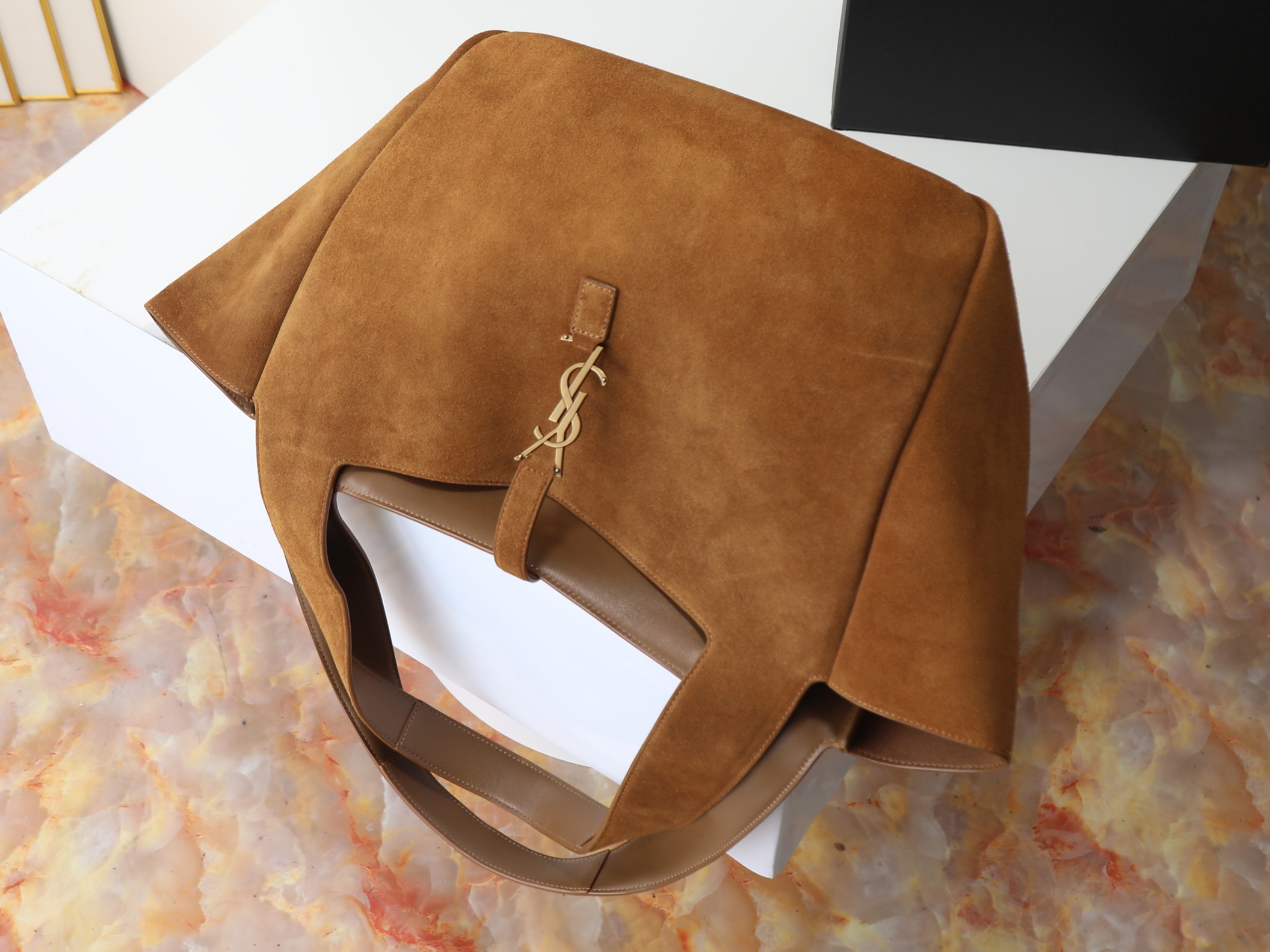 saint-laurent-ysl-le-5-a-7-bea-suede-caramel-bag thumbnail 5