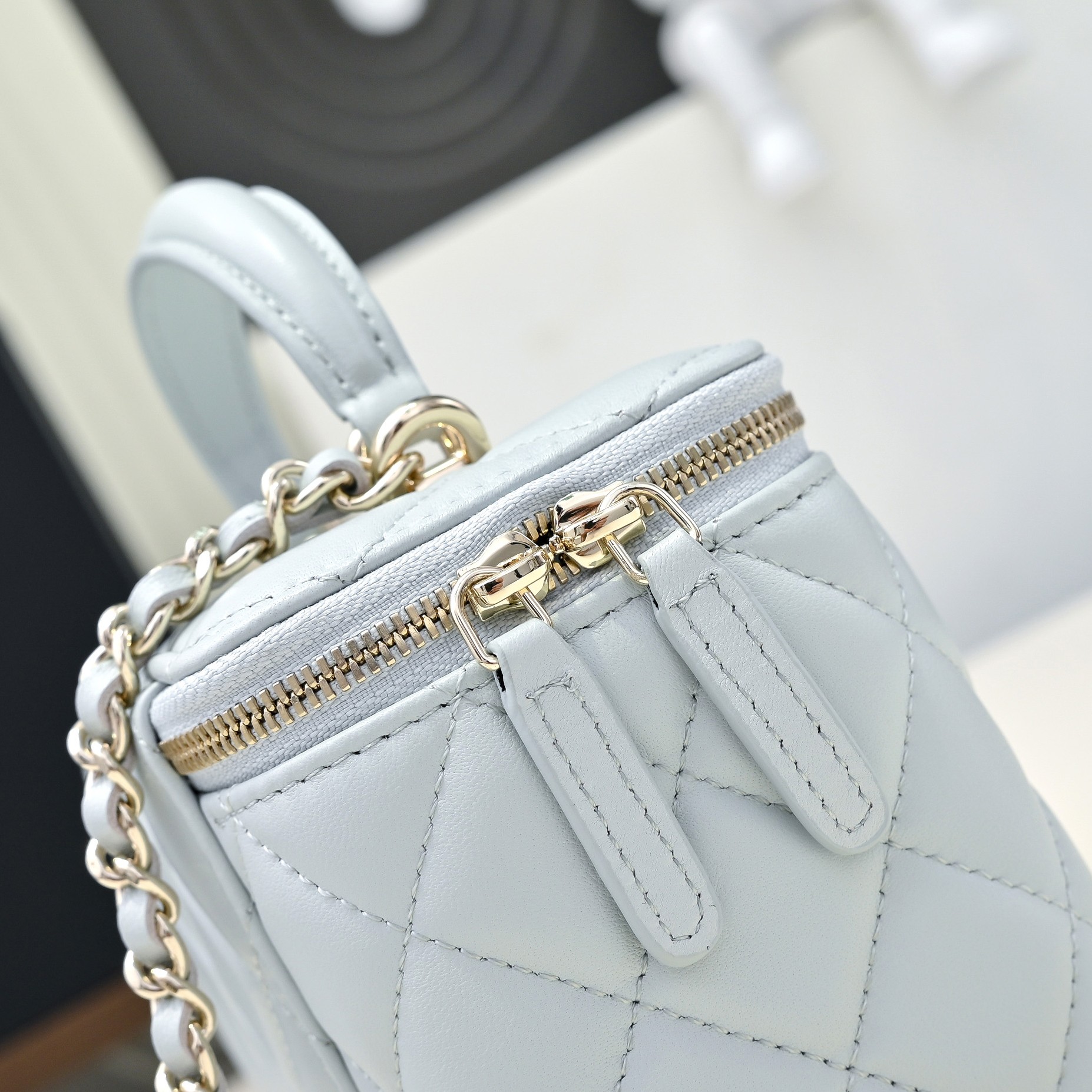 chanel-vanity-cosmetic-top-handle-bag-light-blue thumbnail 6