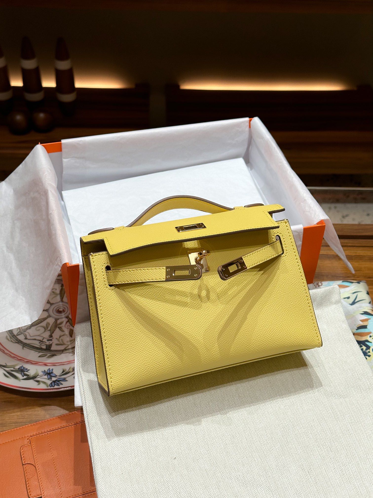 hermes-kelly-mini-1st-kelly-pochette-generation-epsom-palm-leather-yellow thumbnail 6