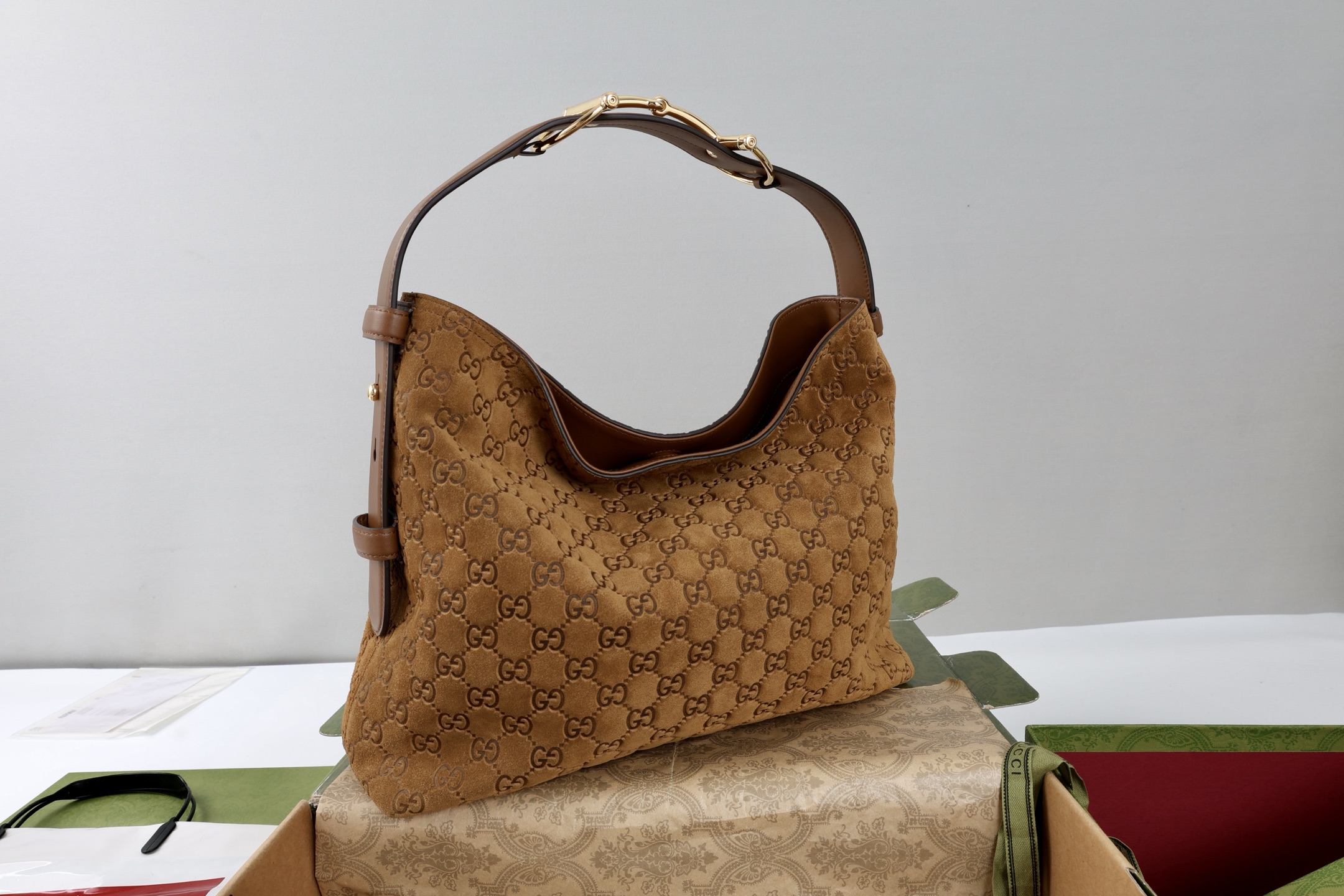 gucci-beatrix-medium-tote-bag thumbnail 3