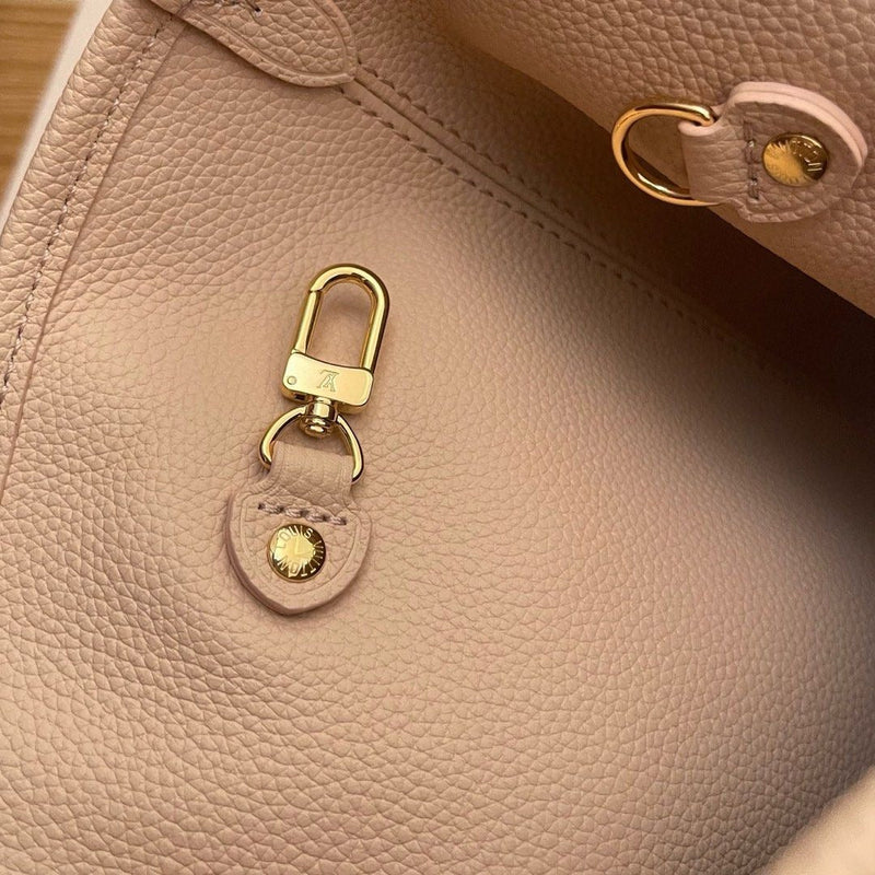 louis-vuitton-neverfull-mm-reversible-bag-exclusive thumbnail 13