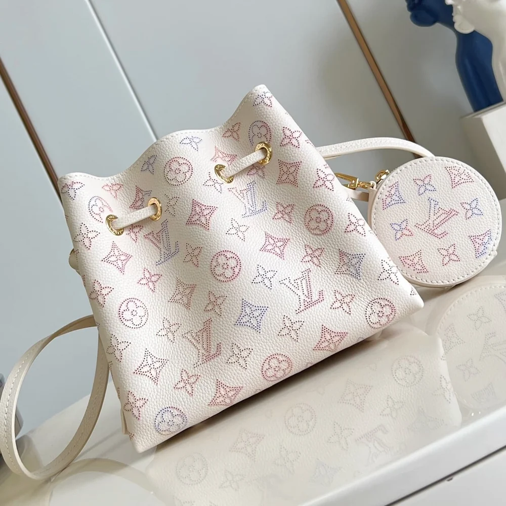 louis-vuitton-bella-mahina-handbag-exclusive thumbnail 4