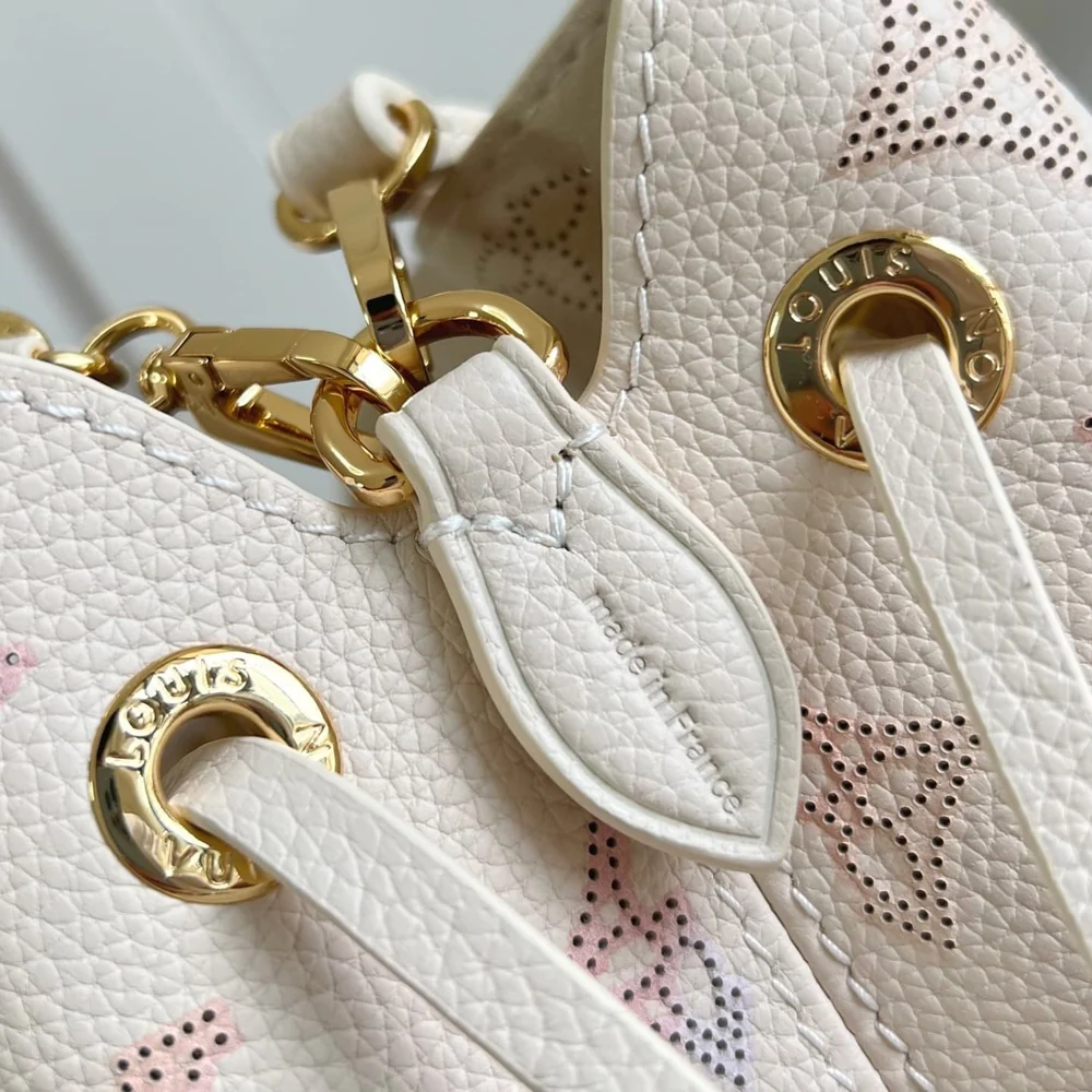louis-vuitton-bella-mahina-handbag-exclusive thumbnail 5